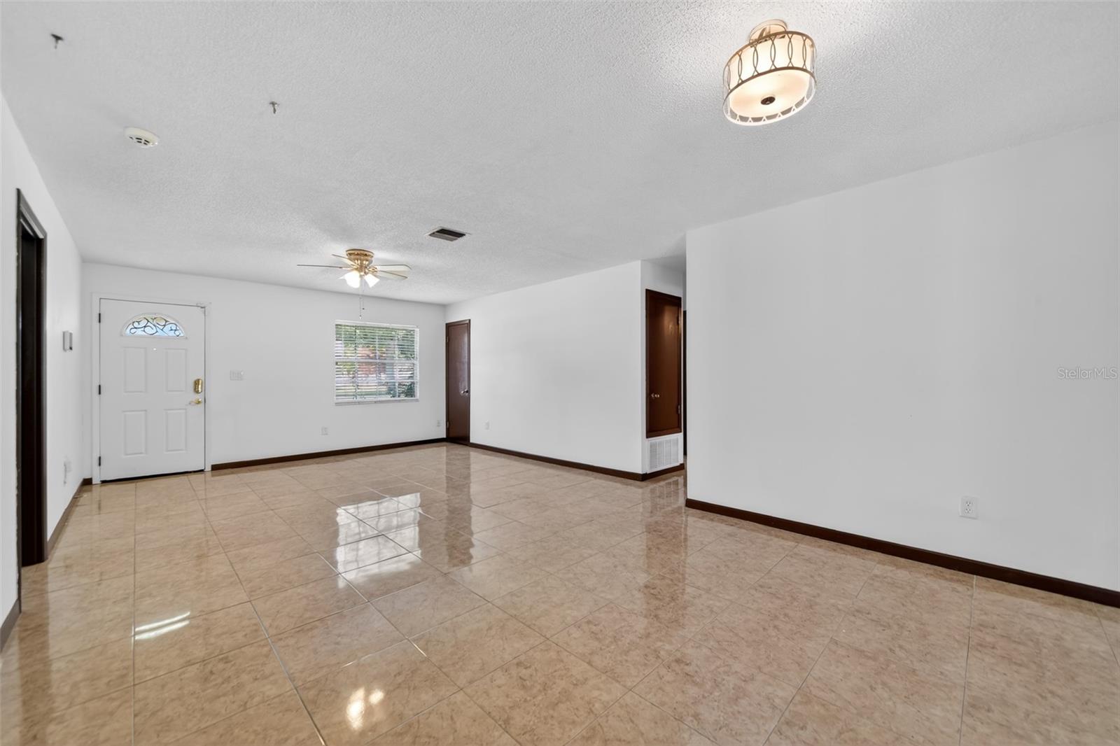 TROPICAL PARK UNIT 1 - Residential
