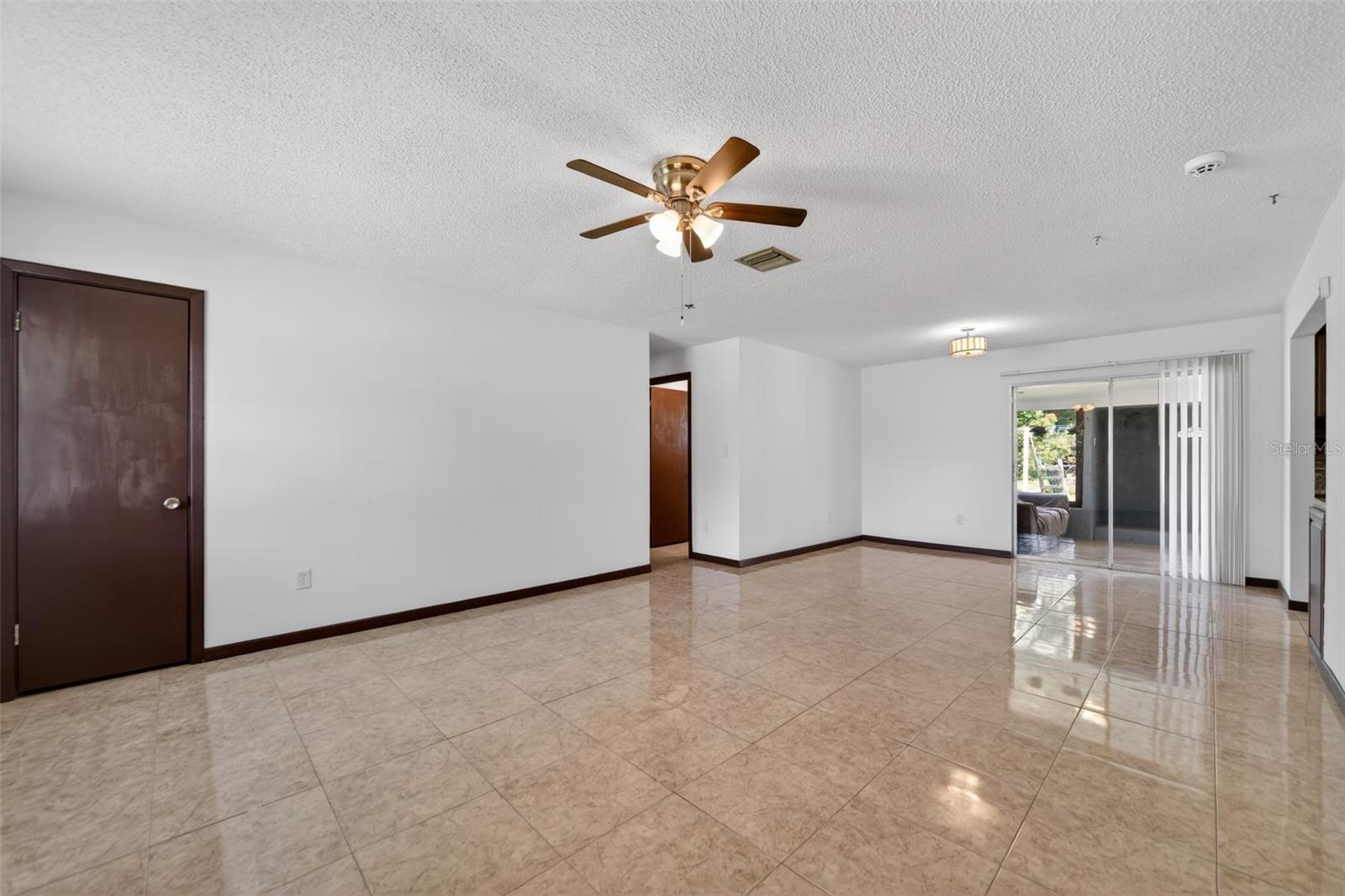 TROPICAL PARK UNIT 1 - Residential