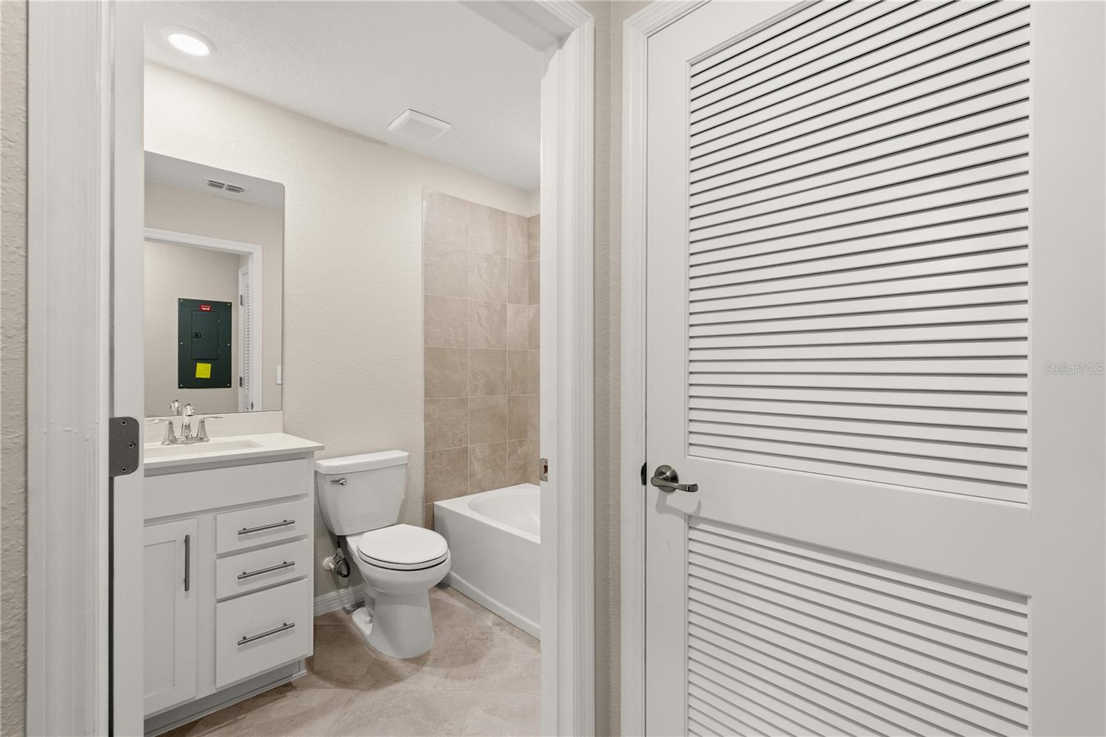 CALUSA COUNTRY CLUB - Residential