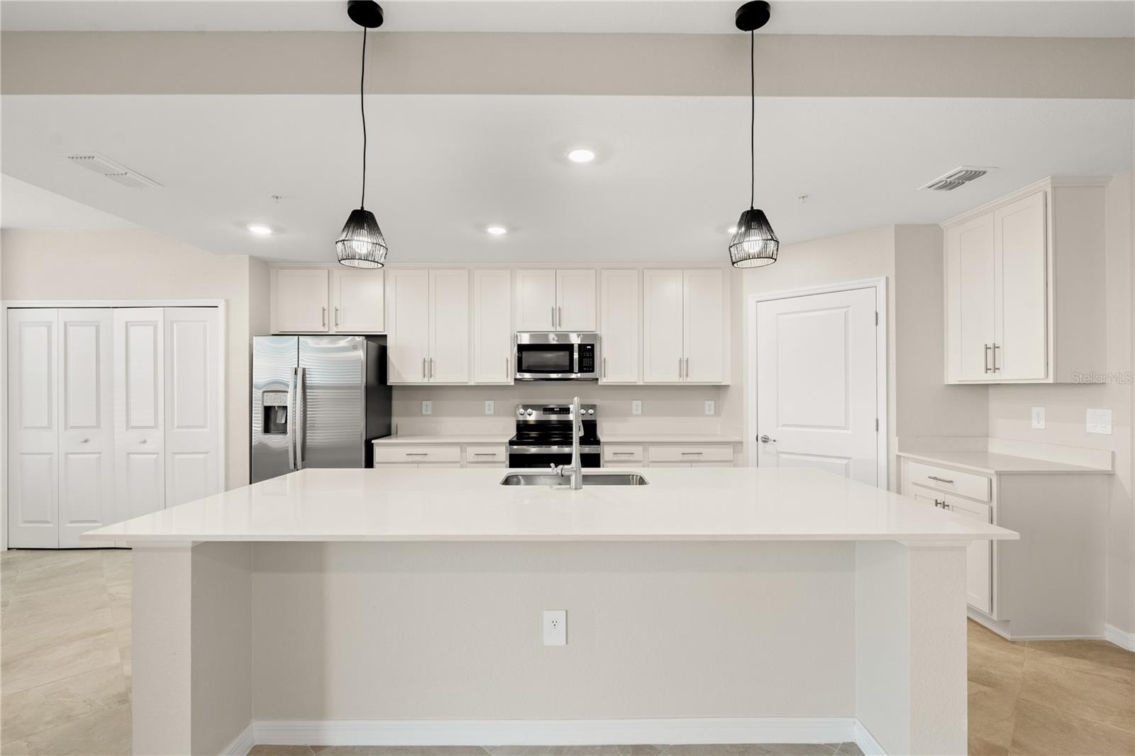 CALUSA COUNTRY CLUB - Residential