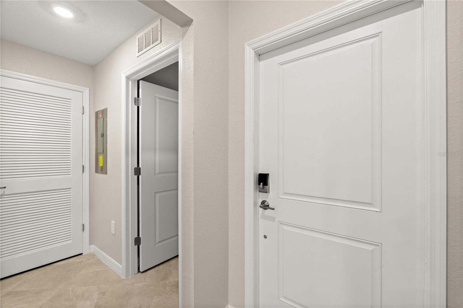 CALUSA COUNTRY CLUB - Residential
