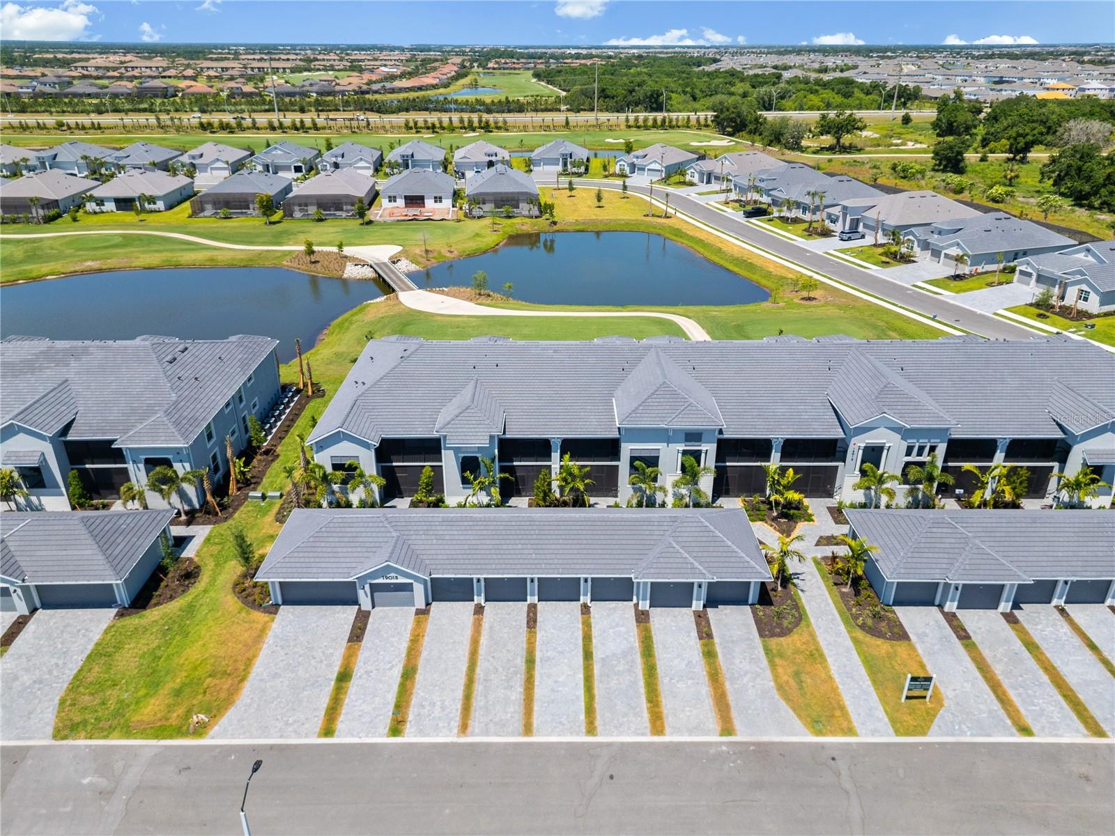 CALUSA COUNTRY CLUB - Residential