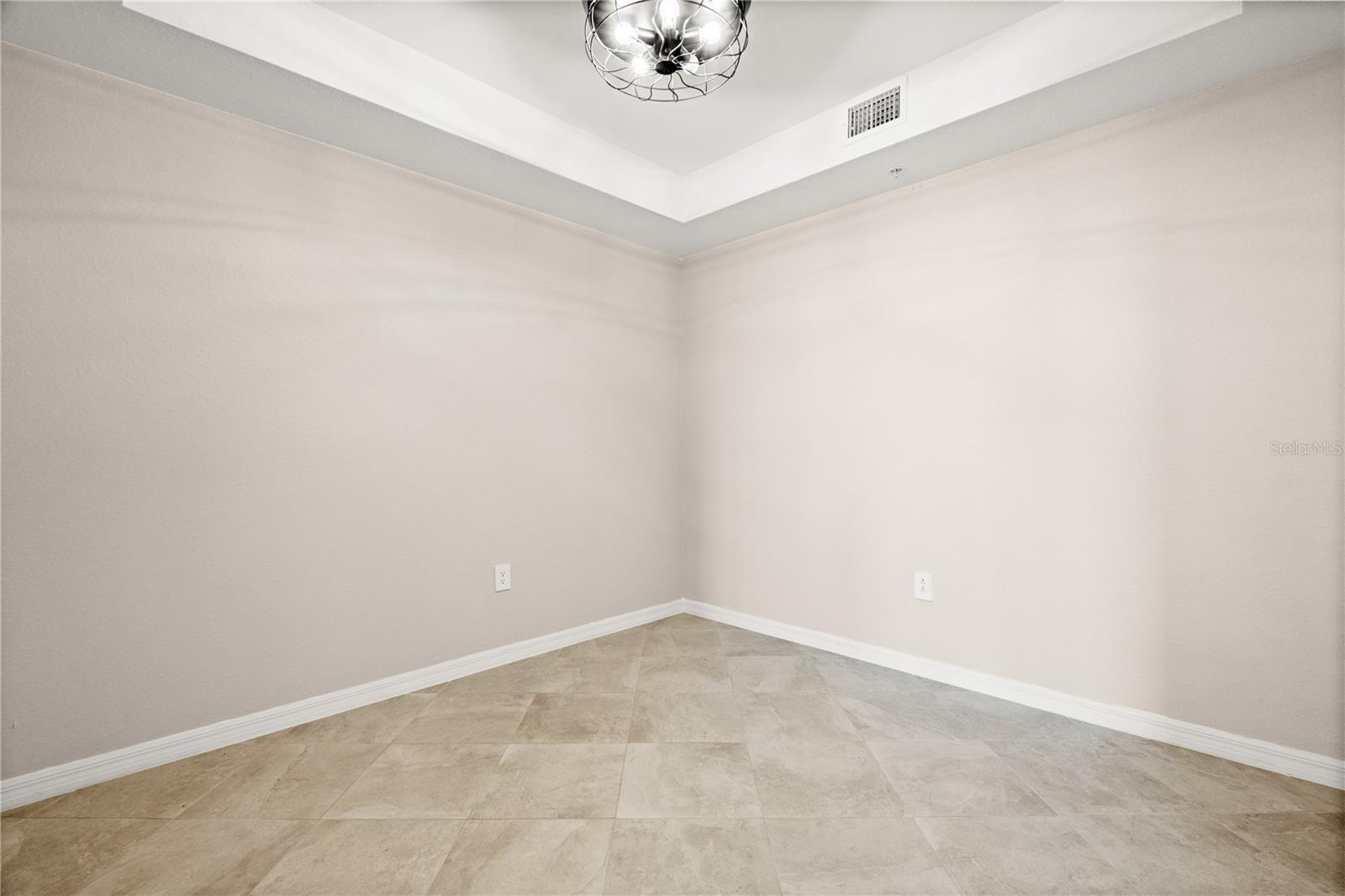 CALUSA COUNTRY CLUB - Residential