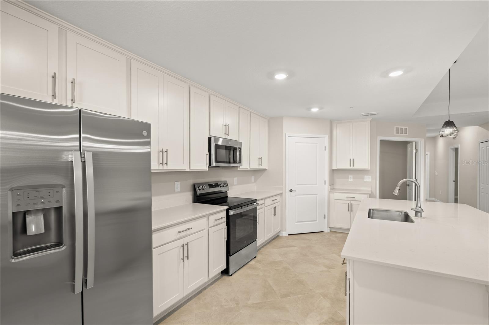 CALUSA COUNTRY CLUB - Residential