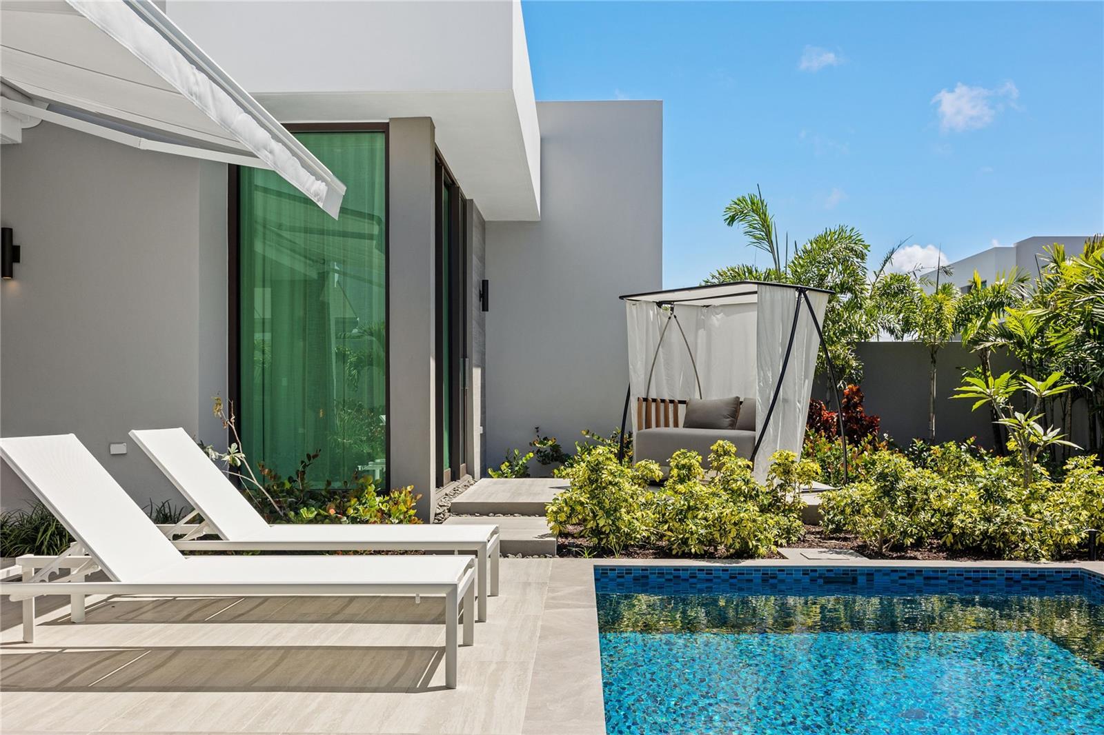THE ISLES RESIDENCES AT DORADO BEACH - Residential