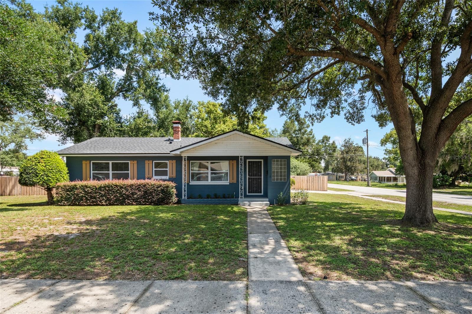 SYLVAN SHORES - Residential