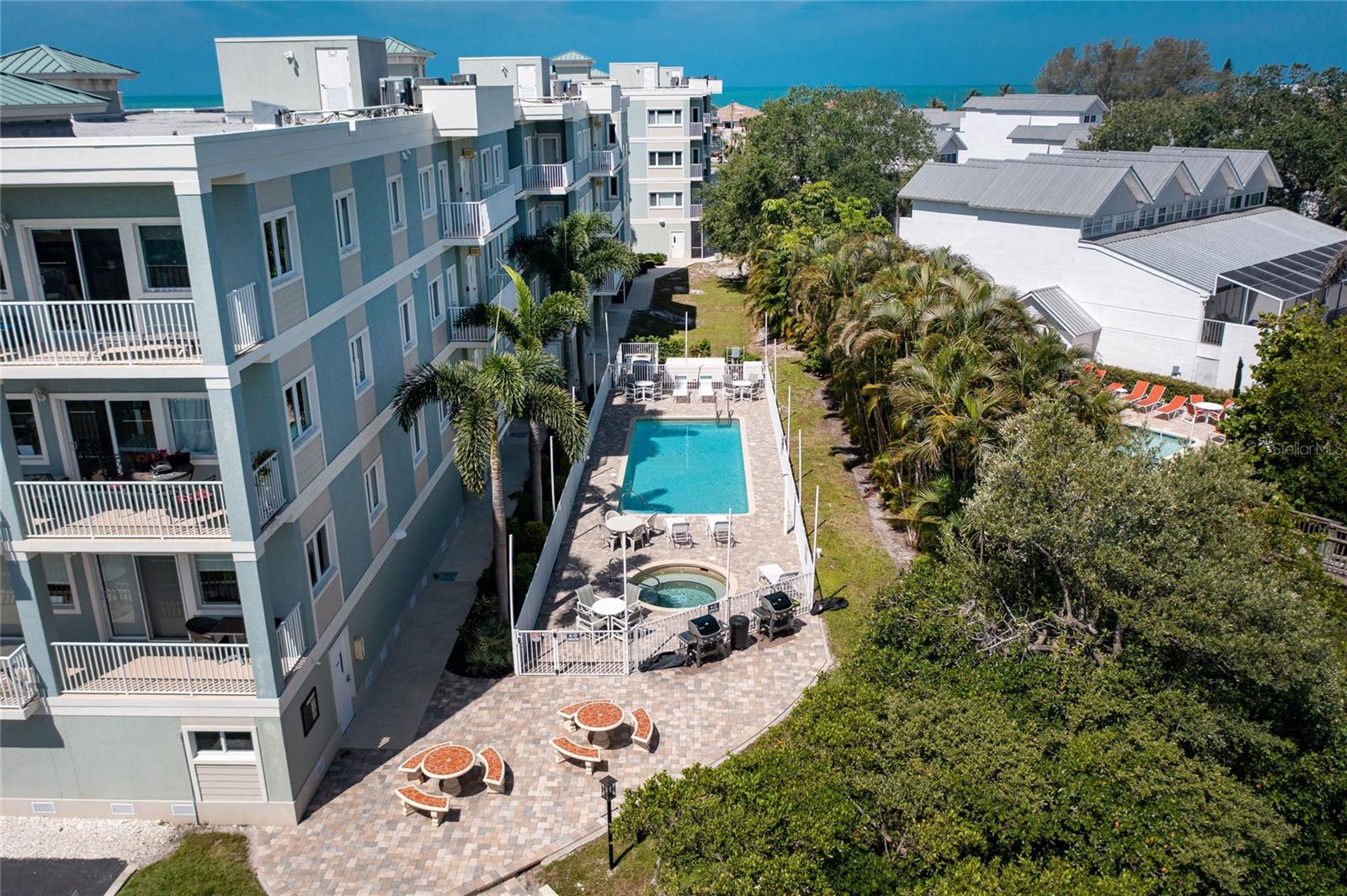 SUNRISE POINTE CONDO - Residential