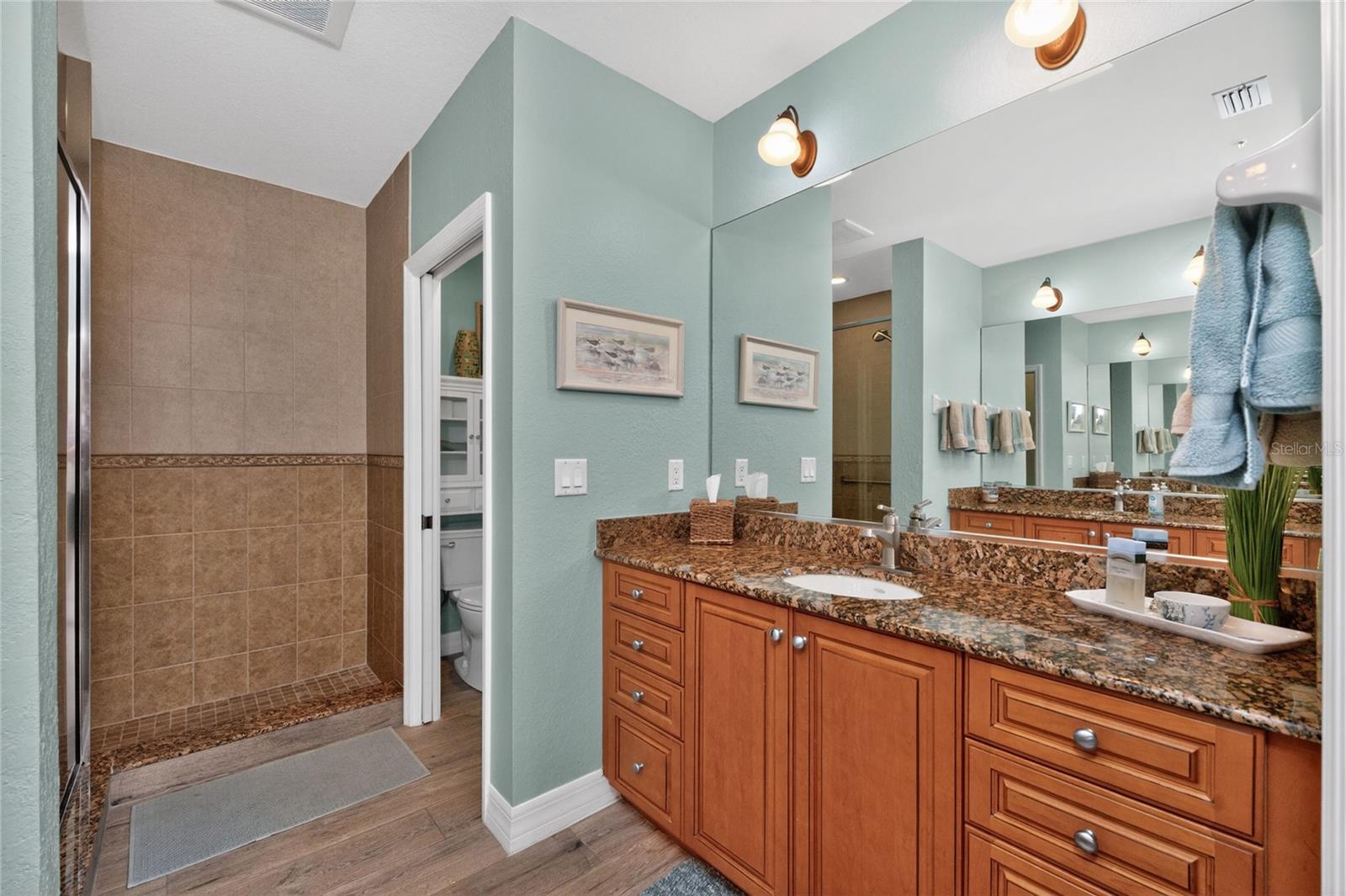 SUNRISE POINTE CONDO - Residential