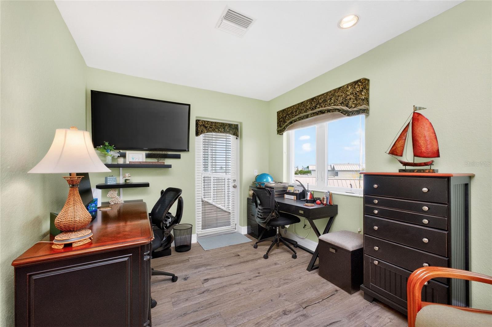 SUNRISE POINTE CONDO - Residential