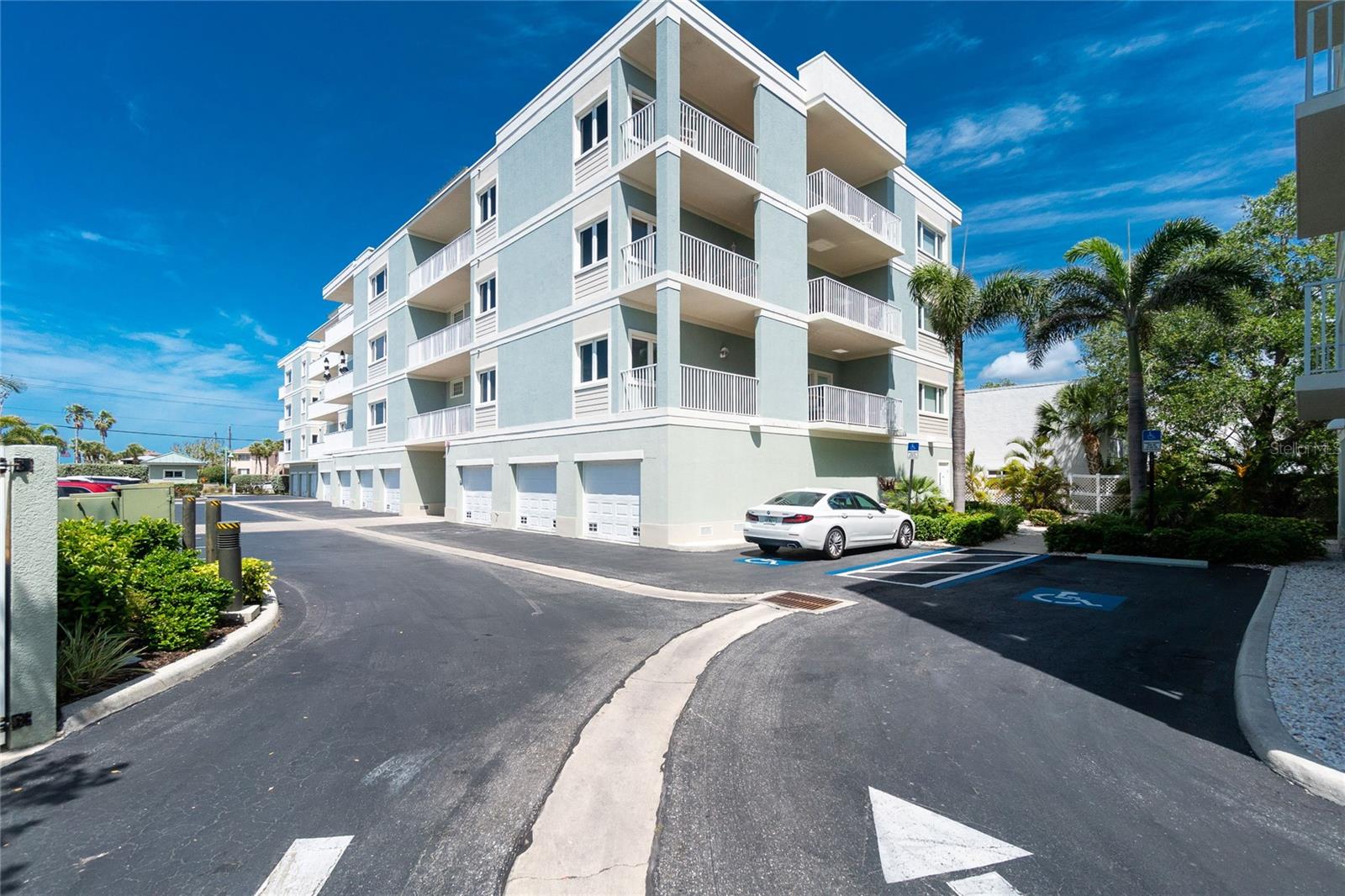 SUNRISE POINTE CONDO - Residential