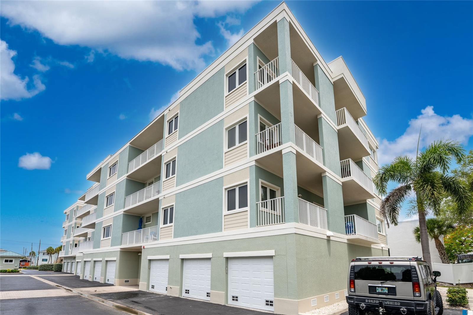 SUNRISE POINTE CONDO - Residential