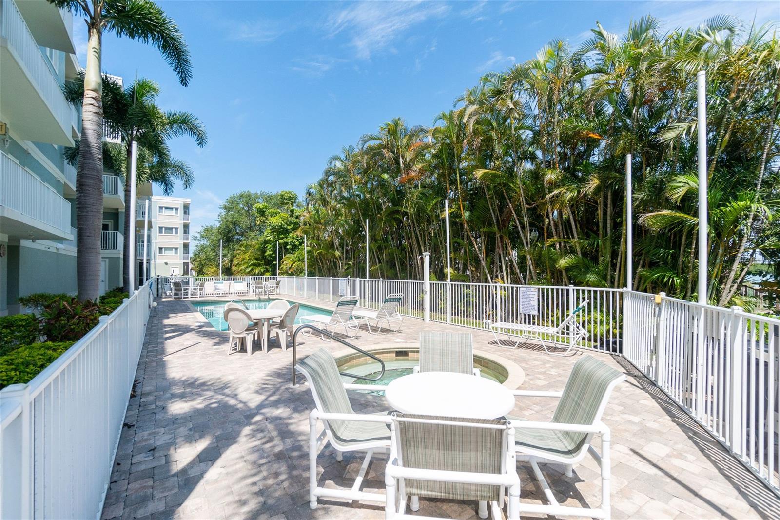 SUNRISE POINTE CONDO - Residential