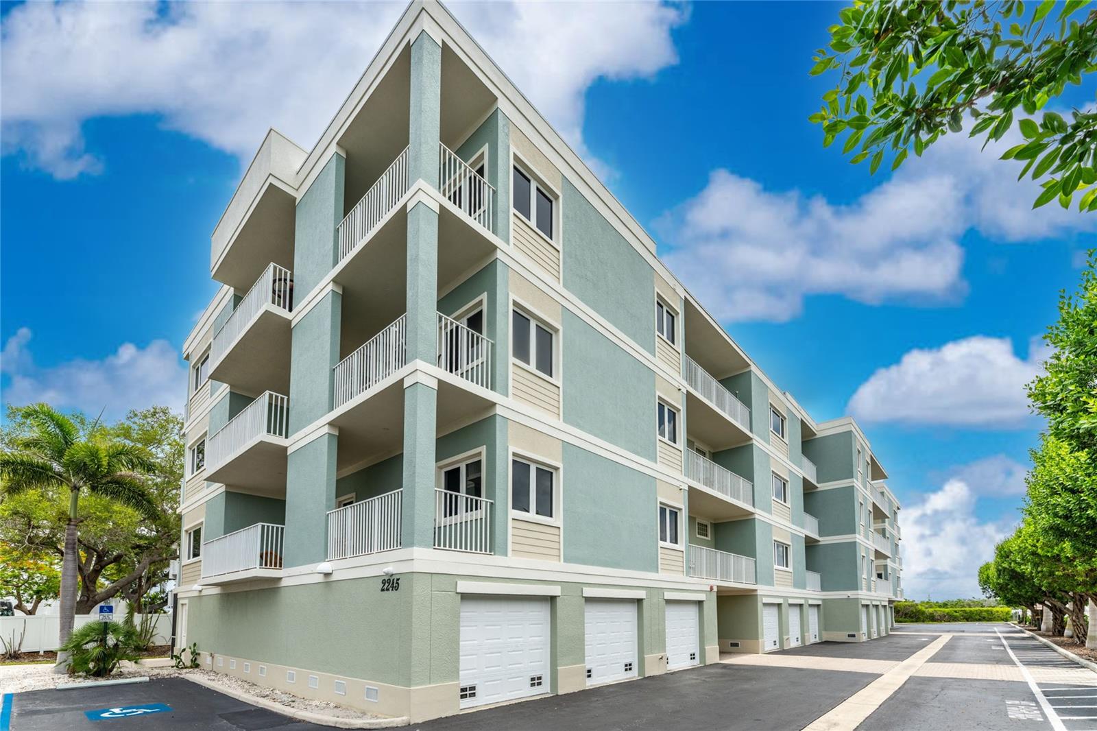 SUNRISE POINTE CONDO - Residential