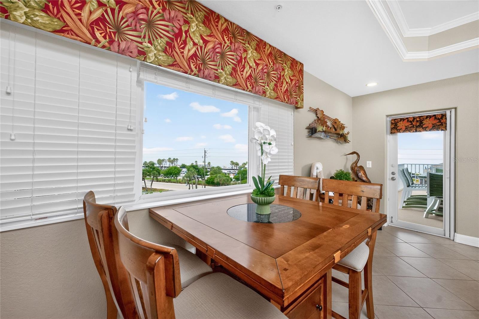 SUNRISE POINTE CONDO - Residential
