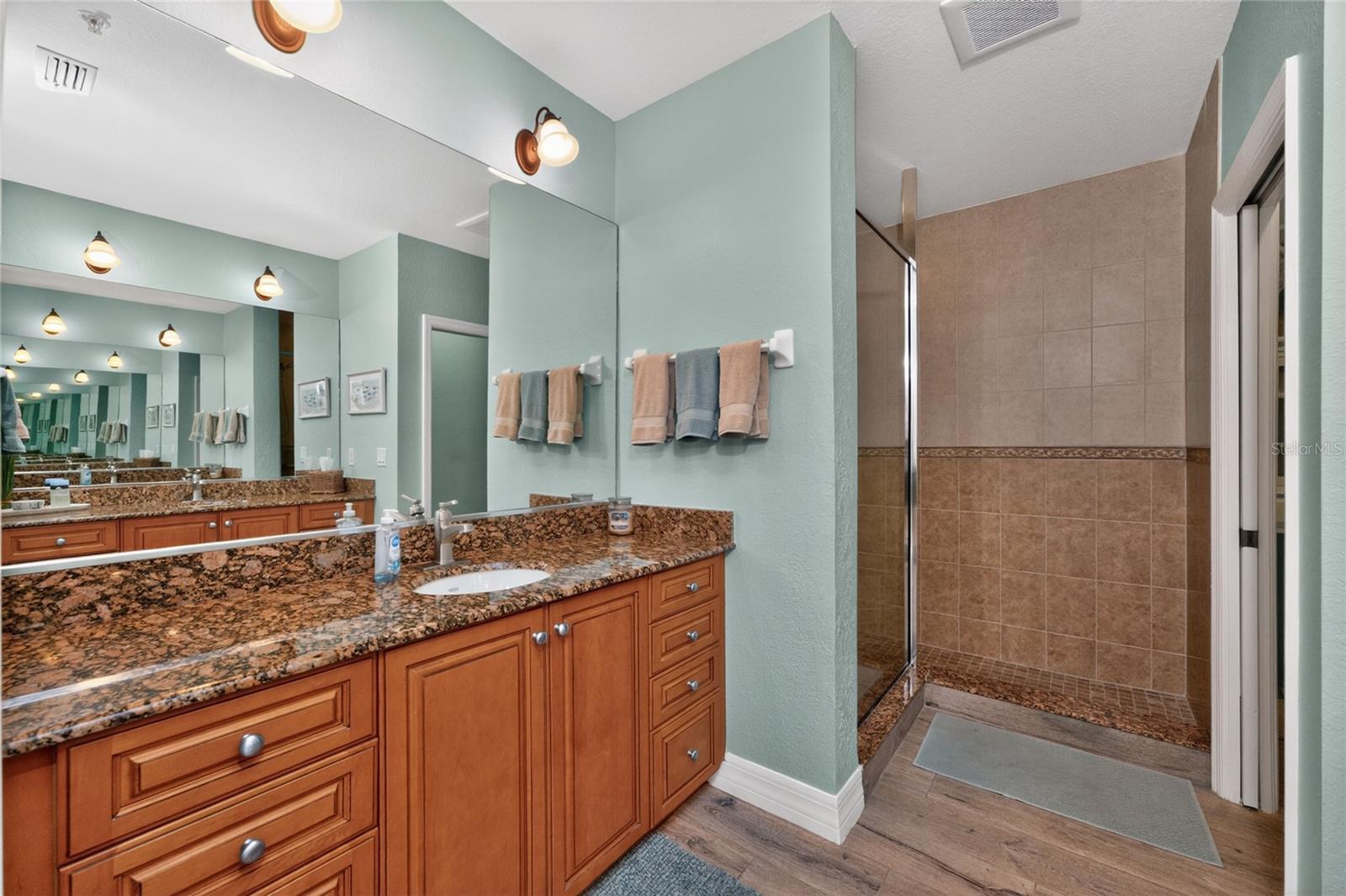 SUNRISE POINTE CONDO - Residential