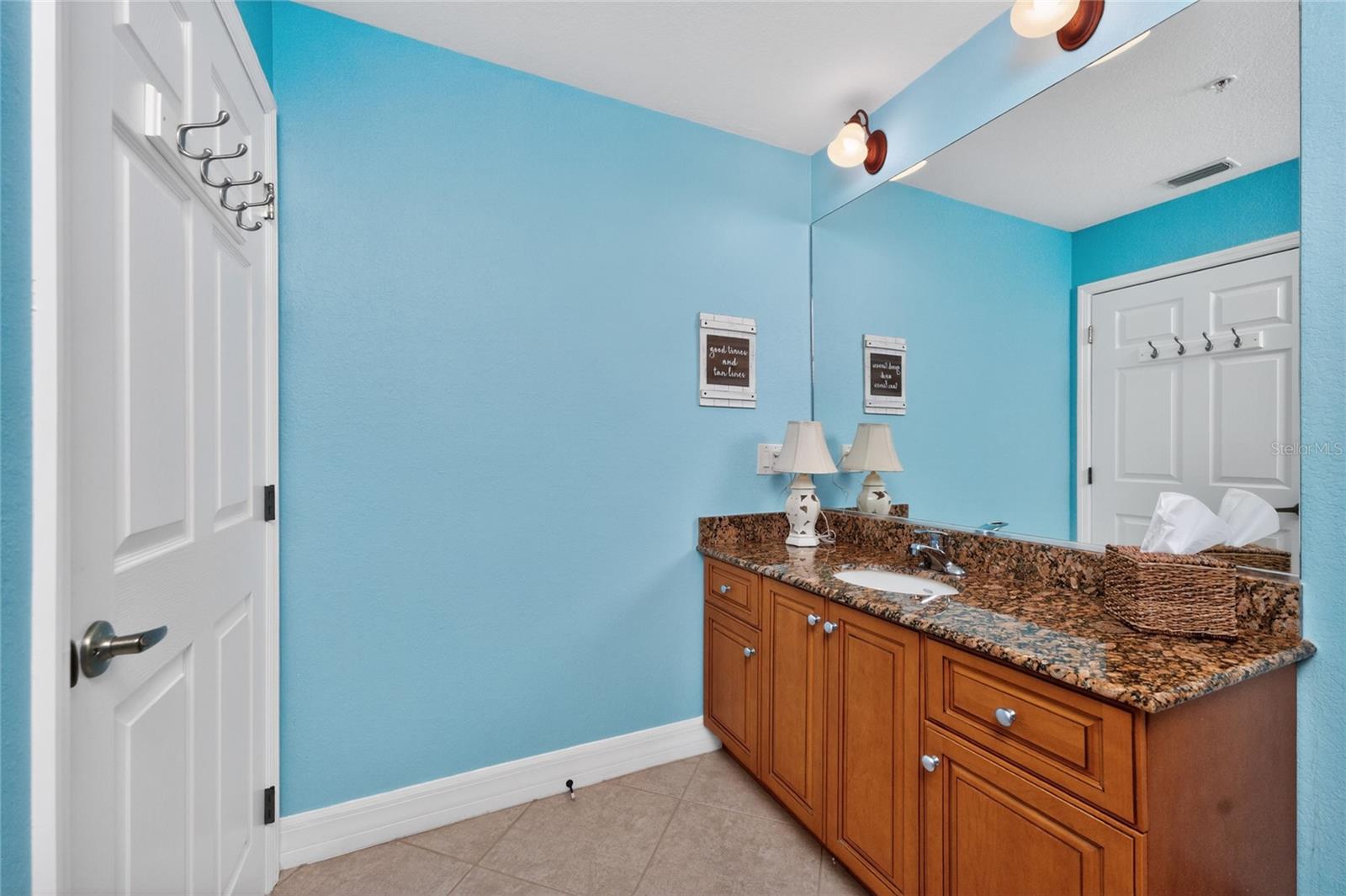 SUNRISE POINTE CONDO - Residential