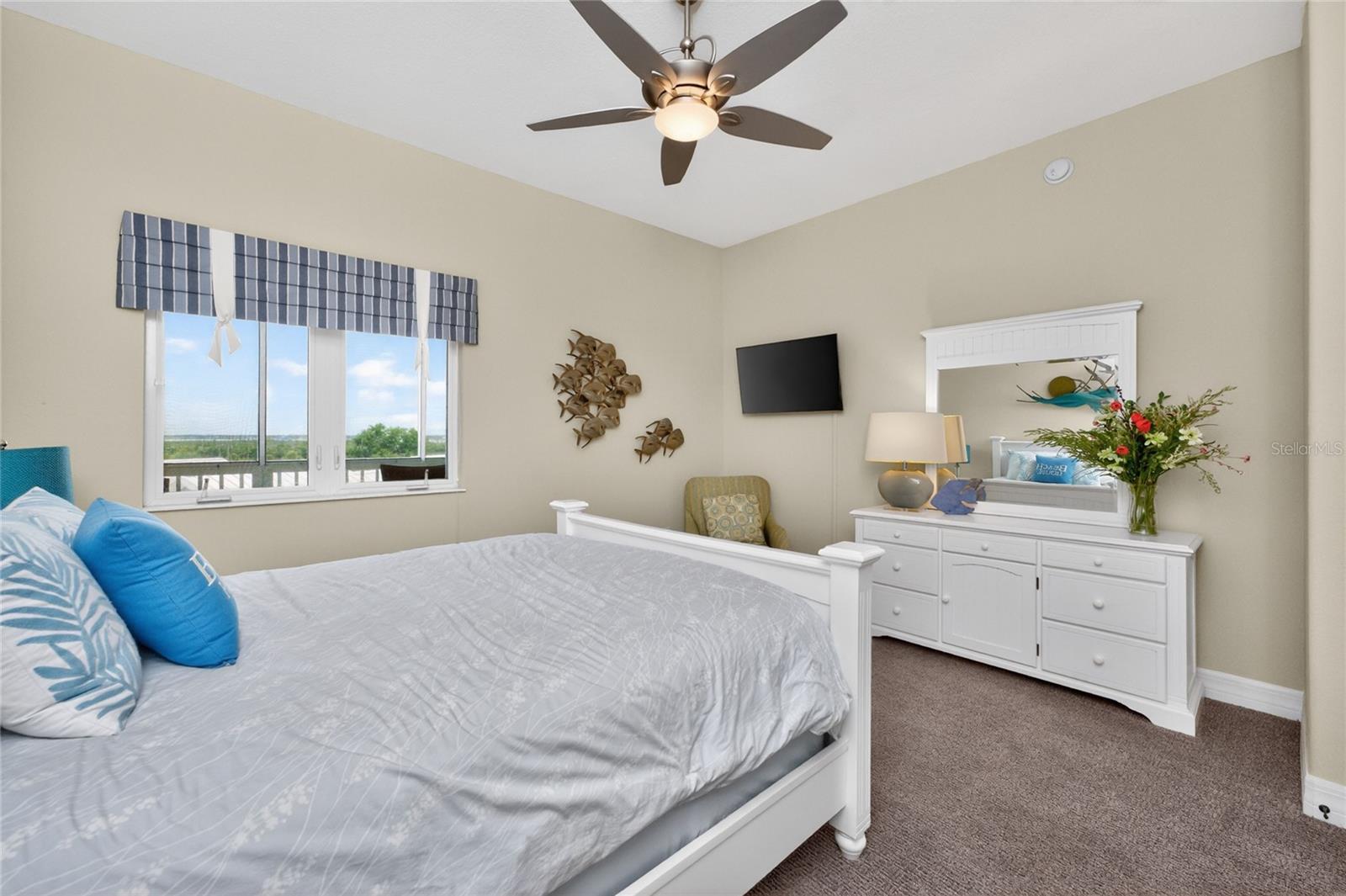 SUNRISE POINTE CONDO - Residential