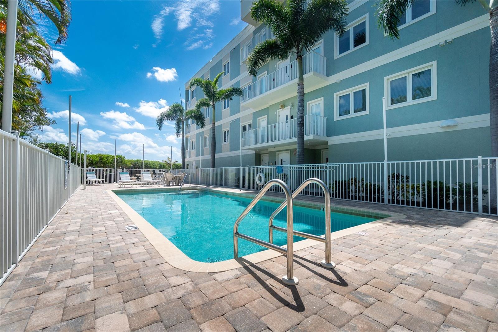 SUNRISE POINTE CONDO - Residential