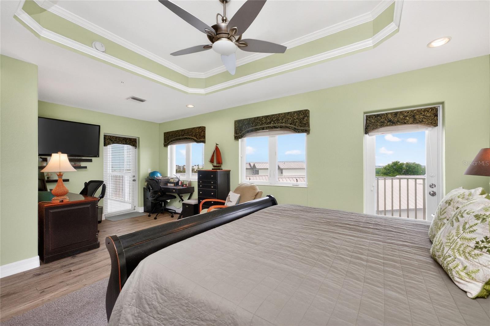 SUNRISE POINTE CONDO - Residential
