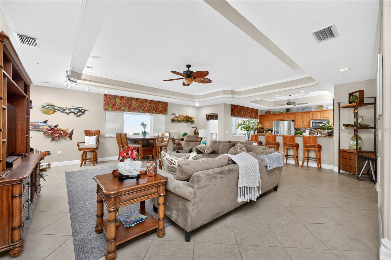 SUNRISE POINTE CONDO - Residential