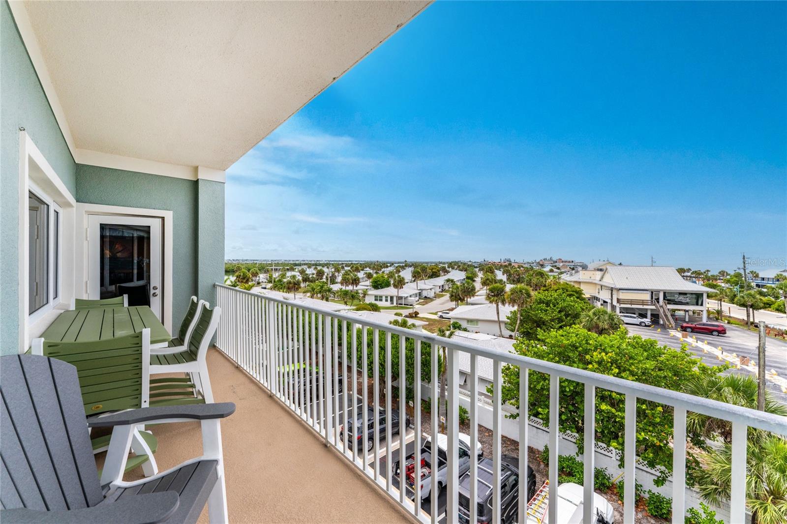 SUNRISE POINTE CONDO - Residential