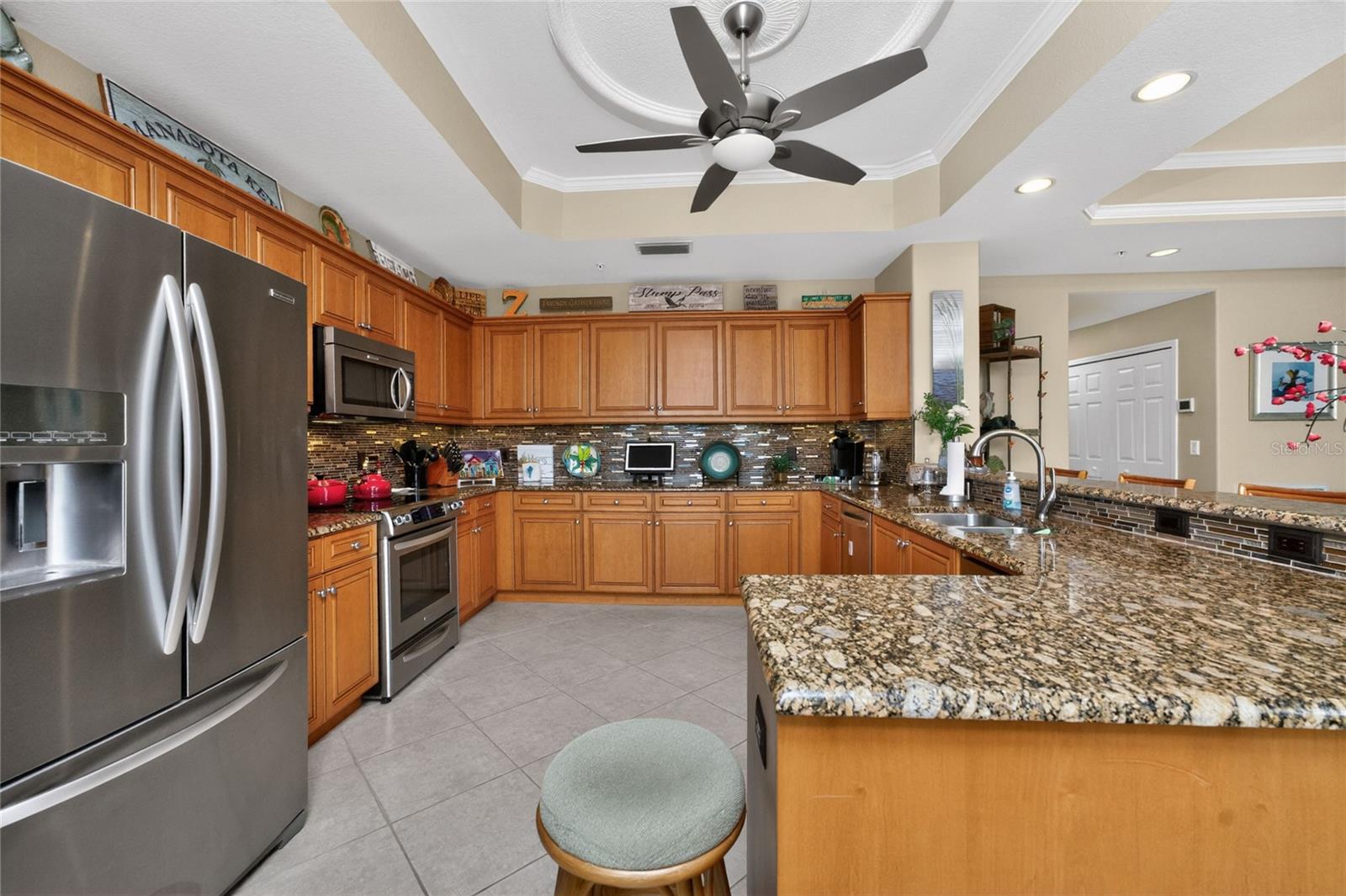SUNRISE POINTE CONDO - Residential