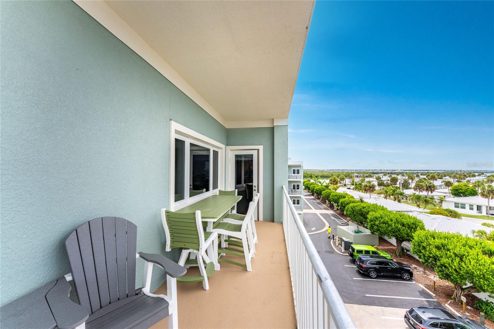 SUNRISE POINTE CONDO - Residential