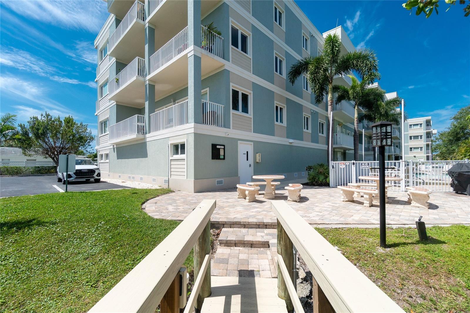 SUNRISE POINTE CONDO - Residential