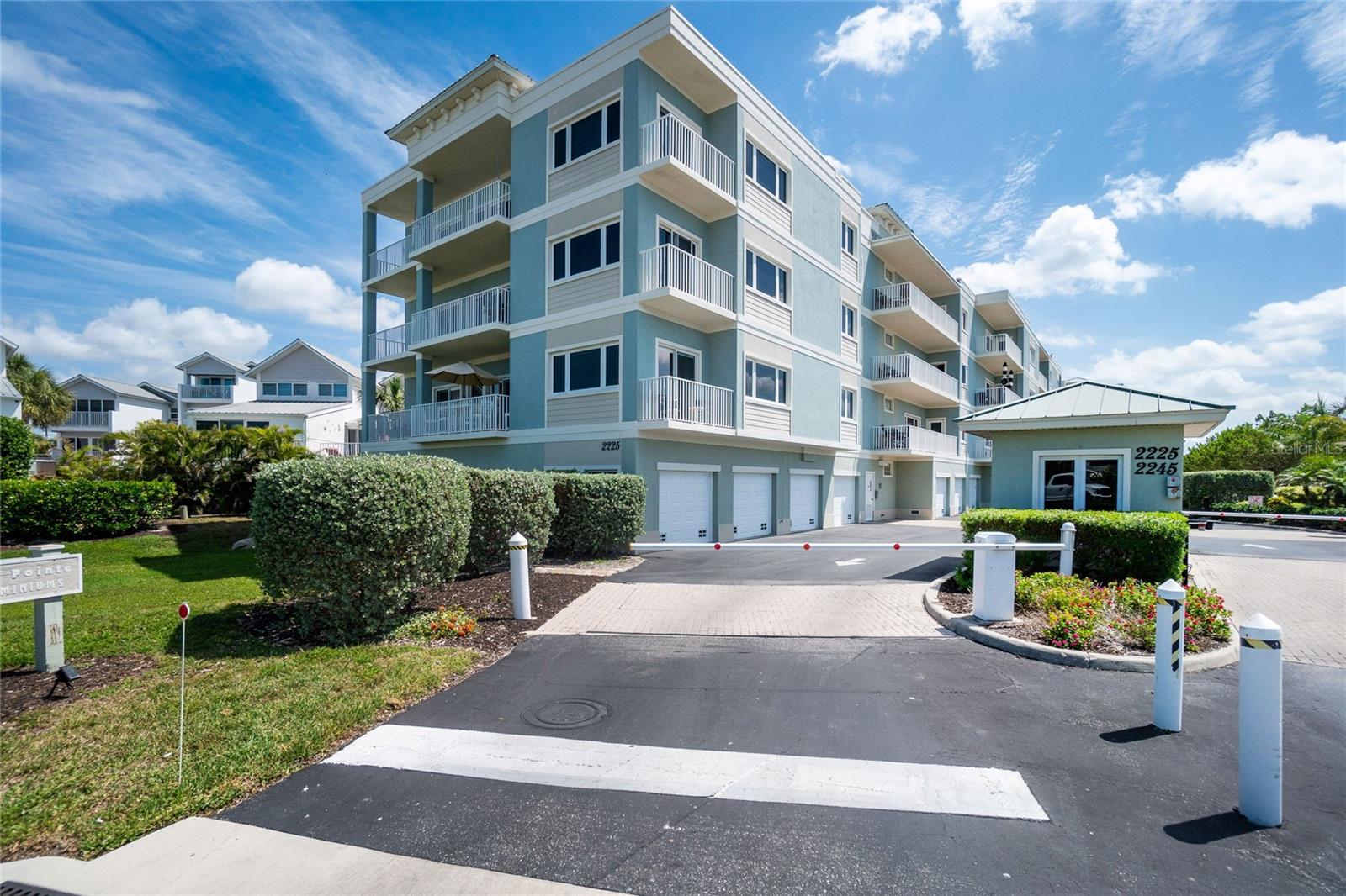 SUNRISE POINTE CONDO - Residential