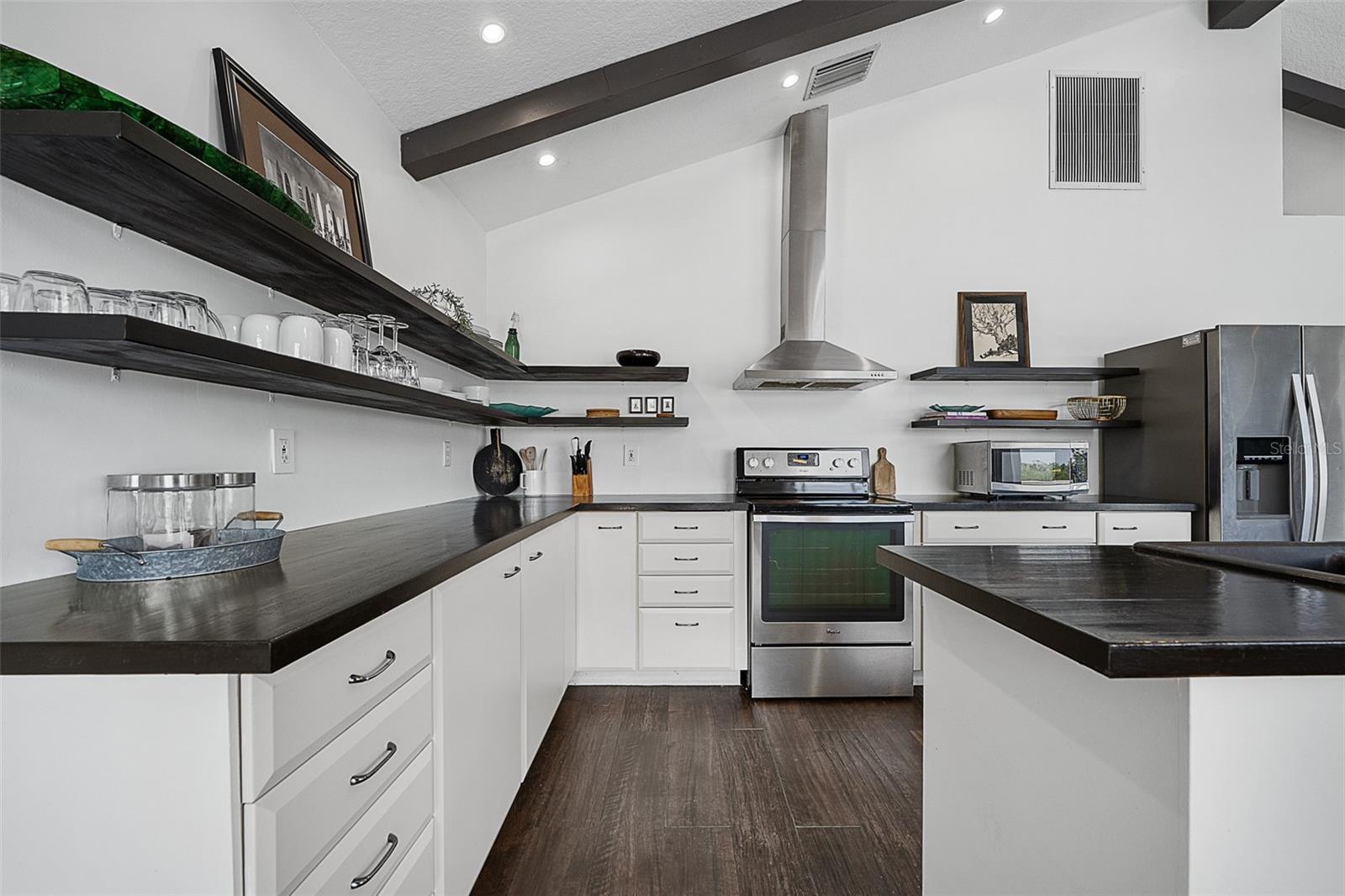 AVALON BY SEA - Residential
