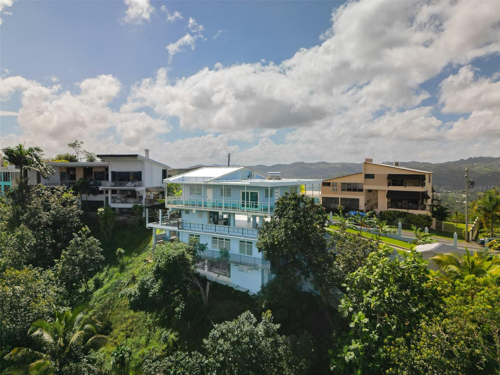 HOLLYWOOD HILLS HOA - Residential