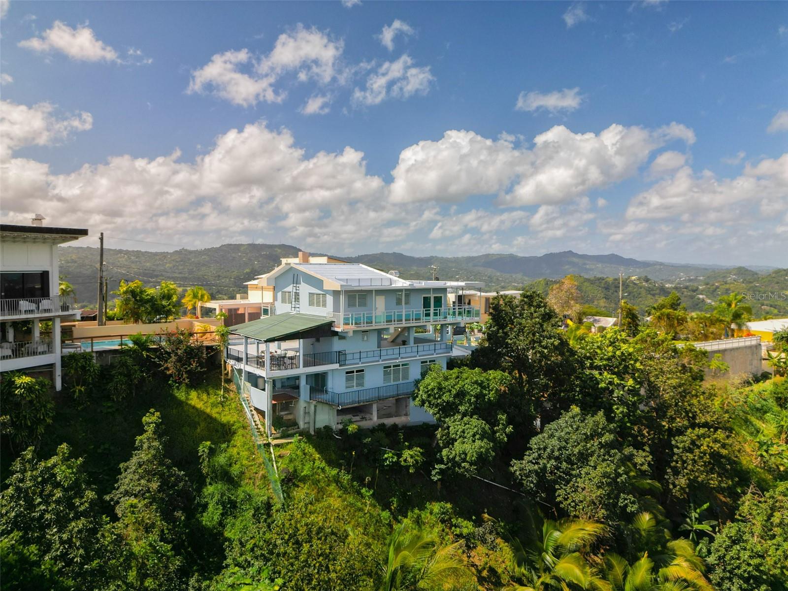 HOLLYWOOD HILLS HOA - Residential