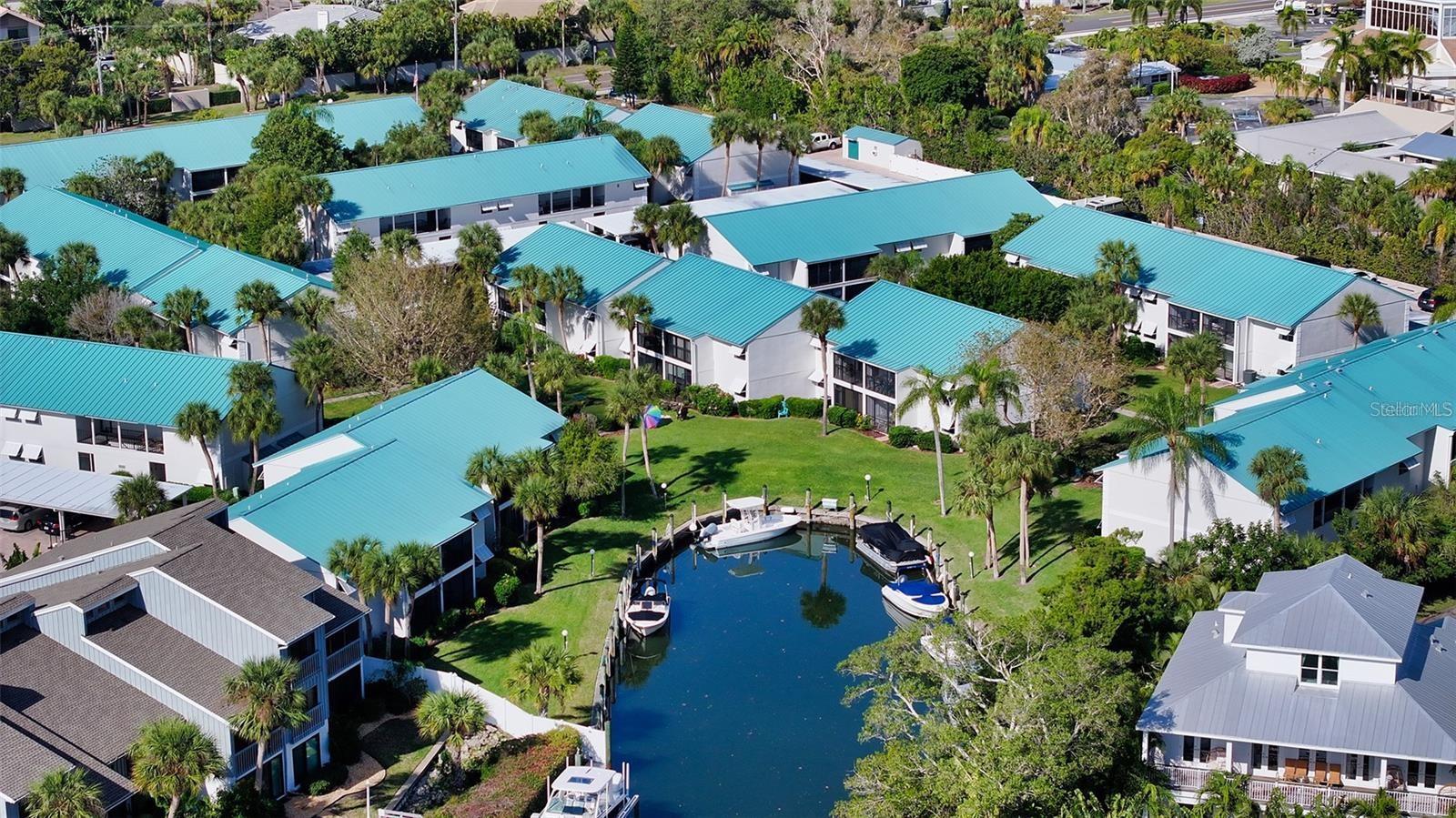 Welcome to the World-famous Siesta Key Beach. Come check out This well maintained 2-bedroom 2 bath move in ready condo at Whitesands Village across the street from the public beach!  Looking to enjoy living the beach lifestyle in Paradise at a great price. This property offers a heated swimming pool, sauna, nice club house, grills. Pet friendly! Siesta Key offers volleyball, pickle ball, yoga on the beach nature trails as well as shopping, restaurants, live entertainment! In Paradise with absolutely gorgeous sunsets !!This unit also offers a covered parking spot. It is also totally furnished with everything you would need just bring your personal belongings. It is available to rent out to friends as well as repeat quest that come back year after year. A new AC and water heater installed in 2023.
Seller is Very motivated