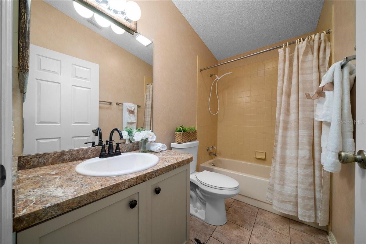 LADY LAKE ORANGE BLOSSOM GARDENS UNIT 15 - Residential