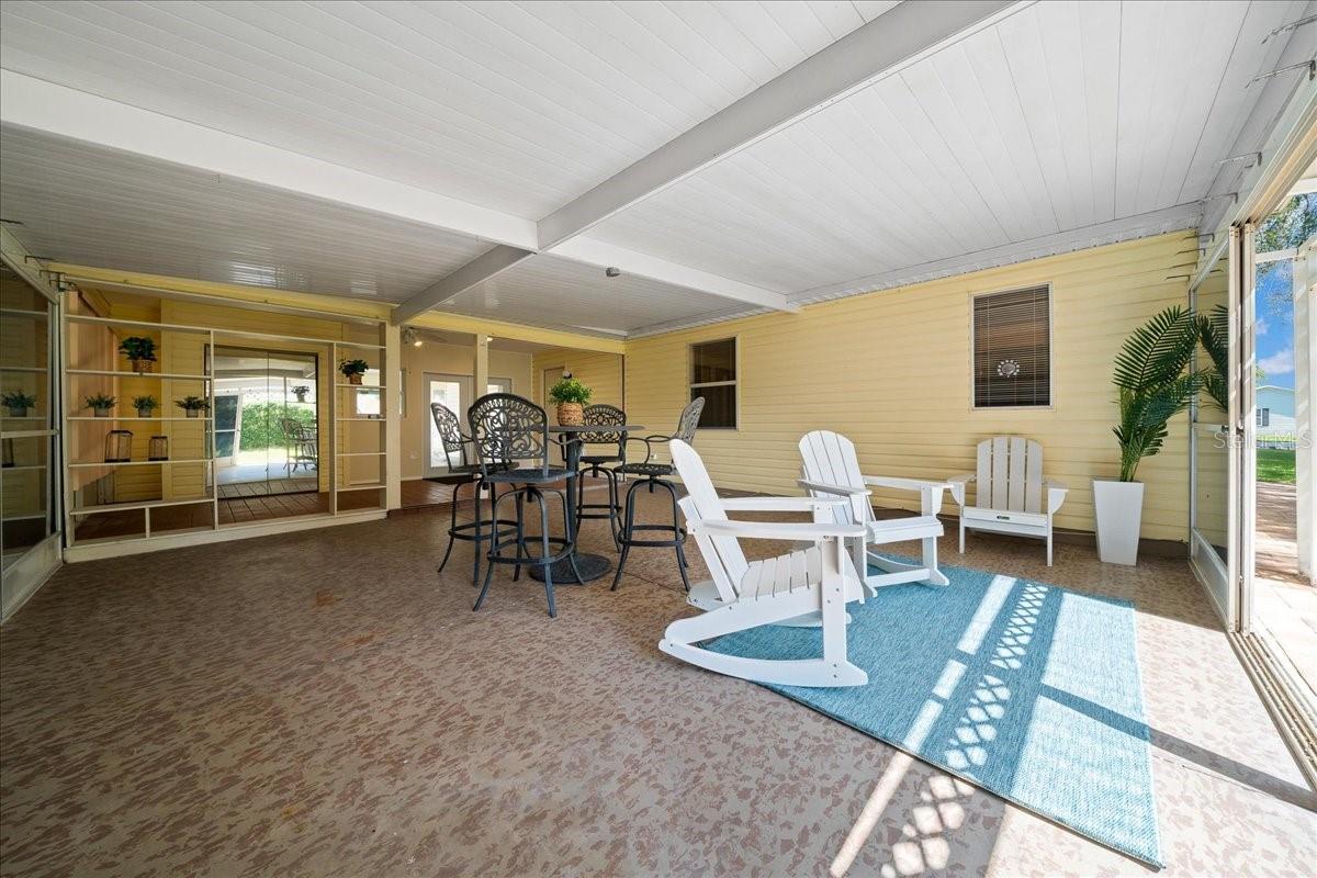 LADY LAKE ORANGE BLOSSOM GARDENS UNIT 15 - Residential