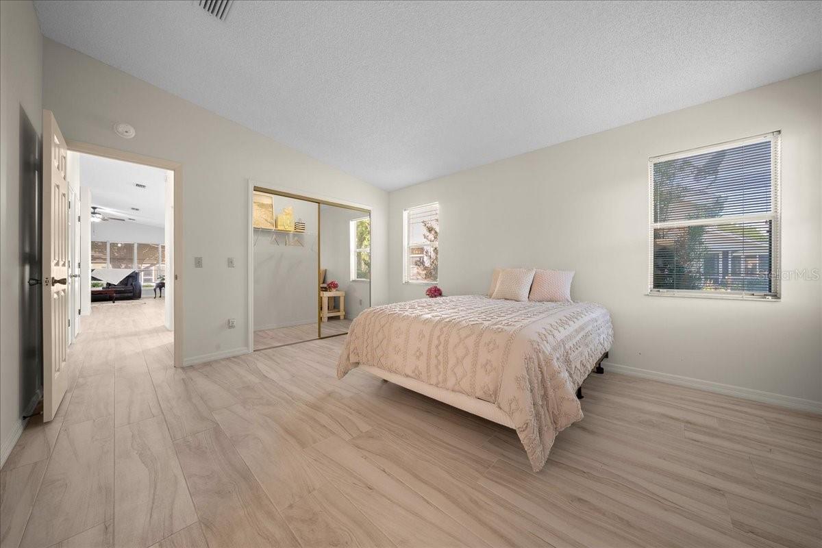 LADY LAKE ORANGE BLOSSOM GARDENS UNIT 15 - Residential