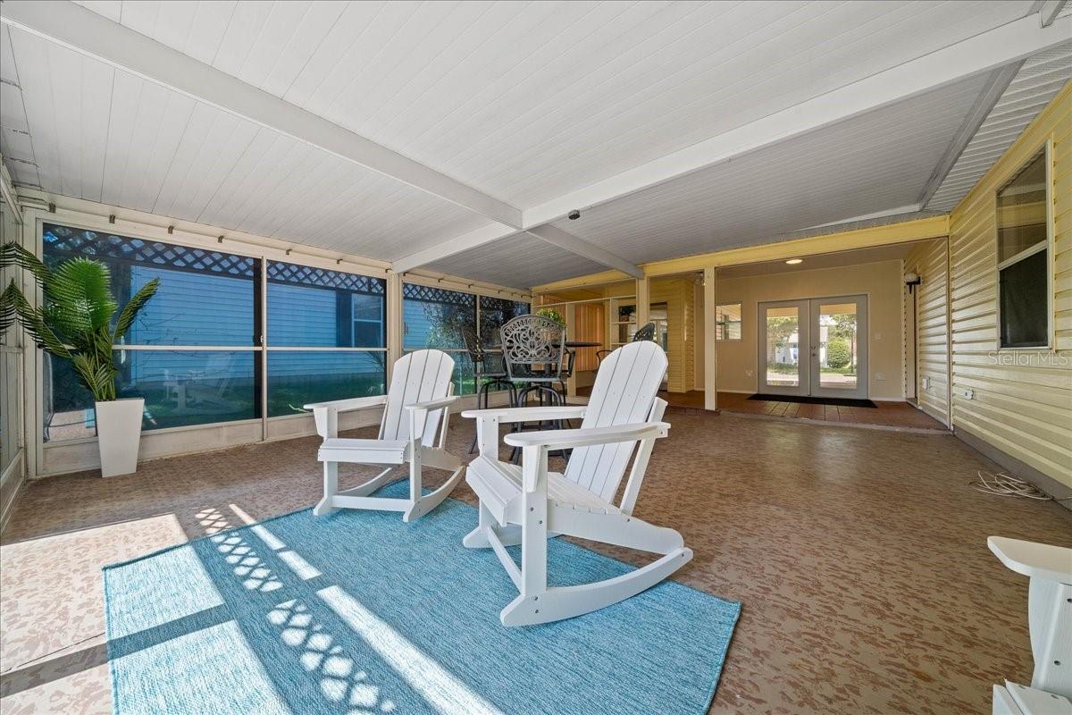 LADY LAKE ORANGE BLOSSOM GARDENS UNIT 15 - Residential