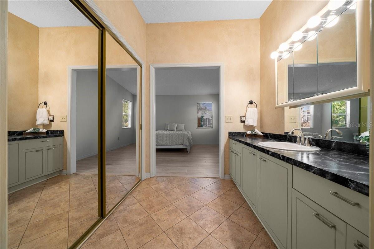 LADY LAKE ORANGE BLOSSOM GARDENS UNIT 15 - Residential