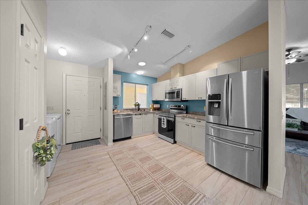 LADY LAKE ORANGE BLOSSOM GARDENS UNIT 15 - Residential