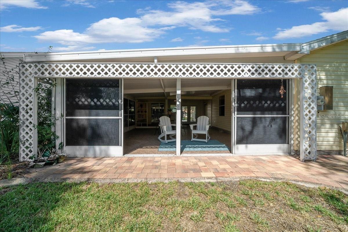 LADY LAKE ORANGE BLOSSOM GARDENS UNIT 15 - Residential