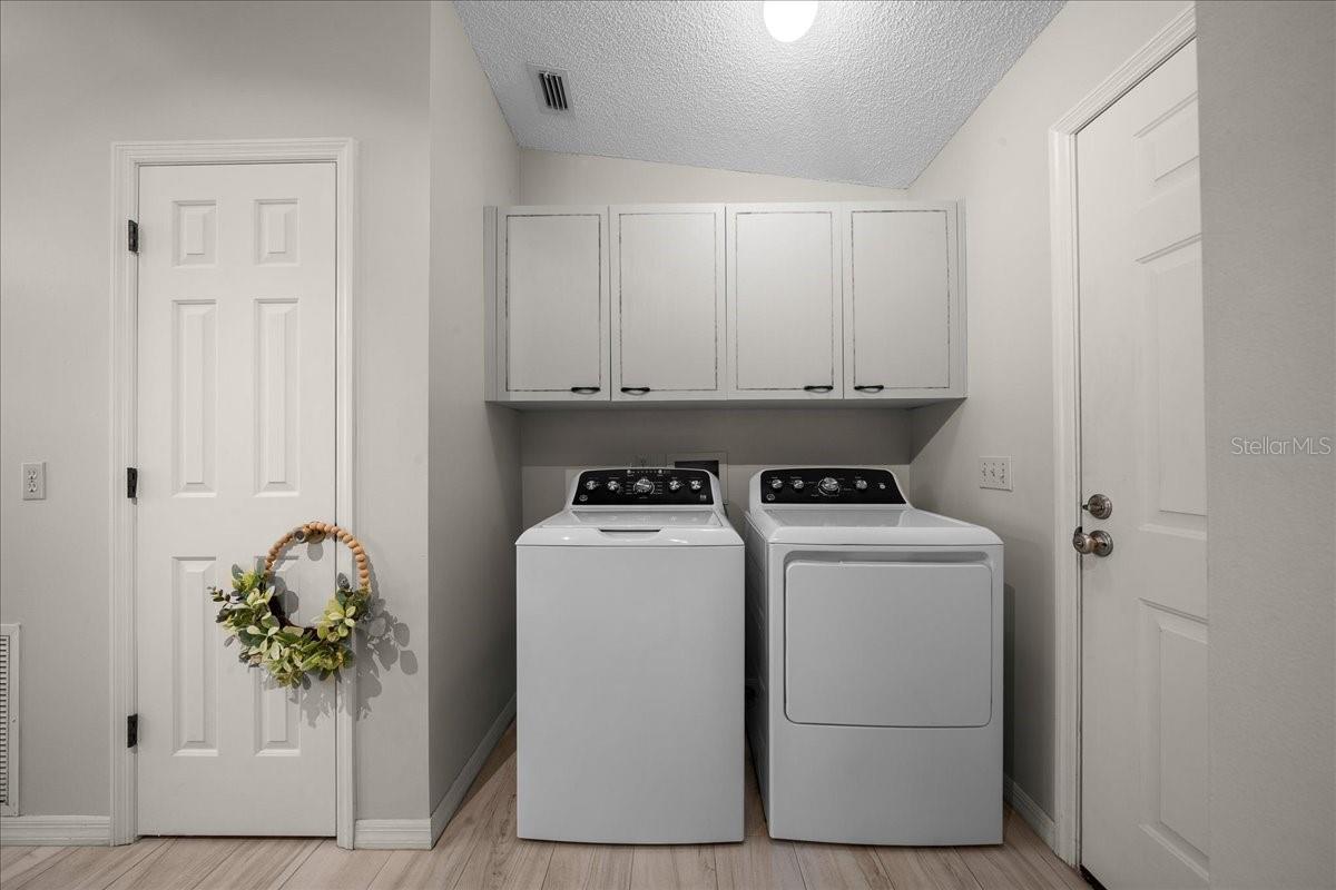 LADY LAKE ORANGE BLOSSOM GARDENS UNIT 15 - Residential