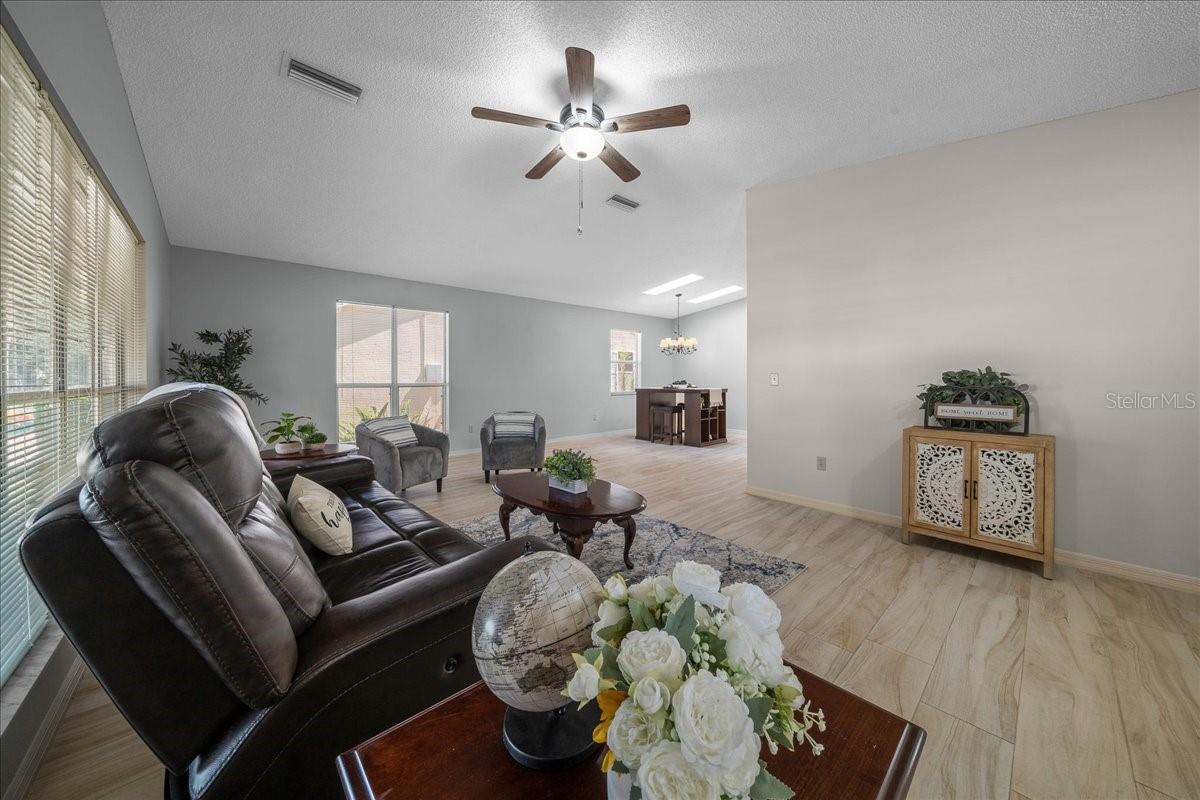 LADY LAKE ORANGE BLOSSOM GARDENS UNIT 15 - Residential