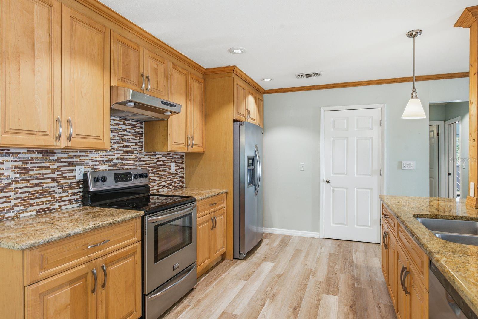 YORKTOWN AT BEACON PLACE CONDO PH 1 - Residential
