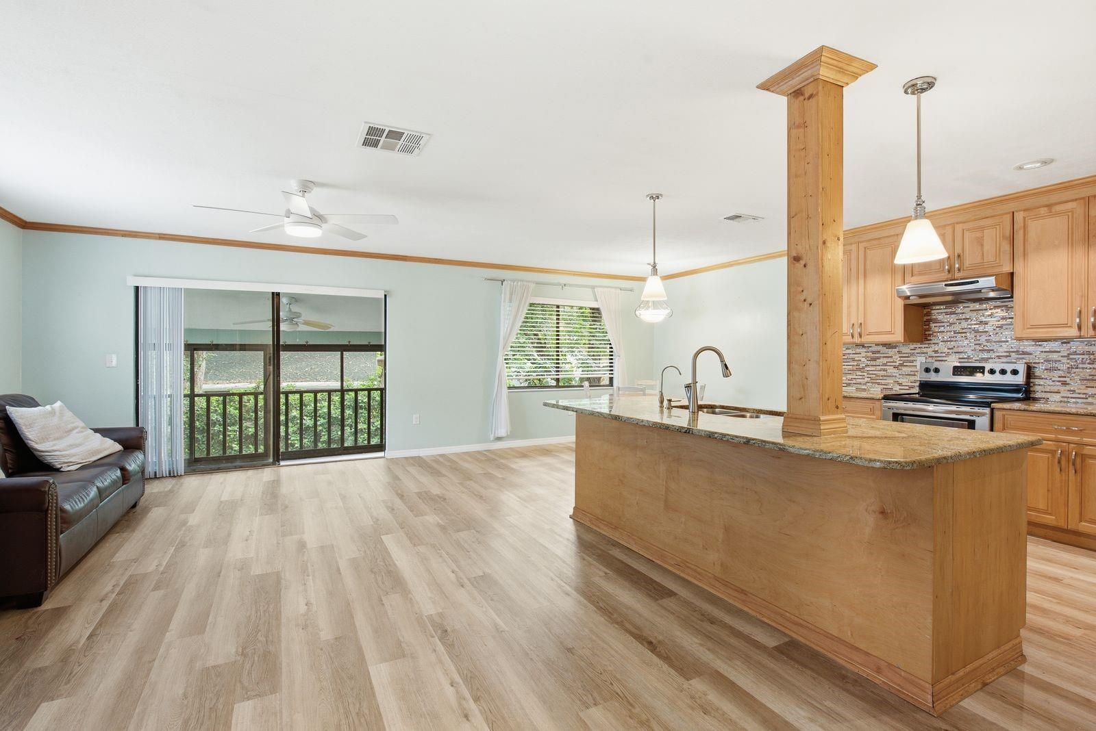 YORKTOWN AT BEACON PLACE CONDO PH 1 - Residential