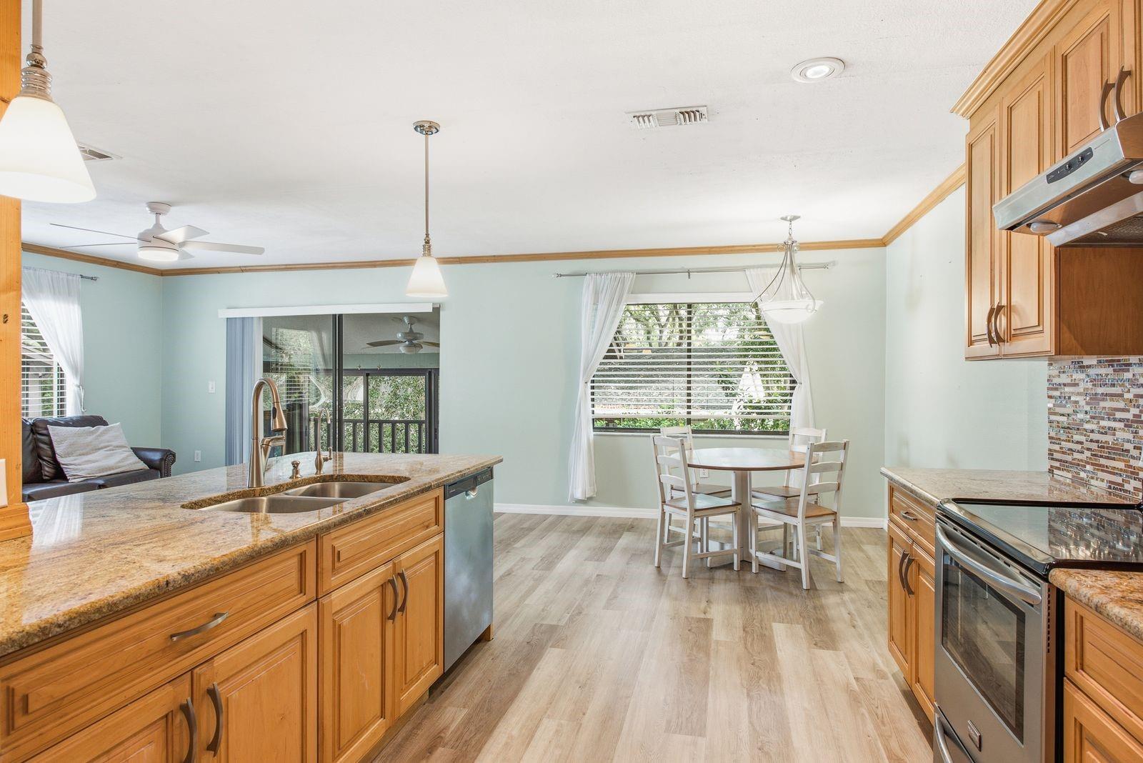 YORKTOWN AT BEACON PLACE CONDO PH 1 - Residential