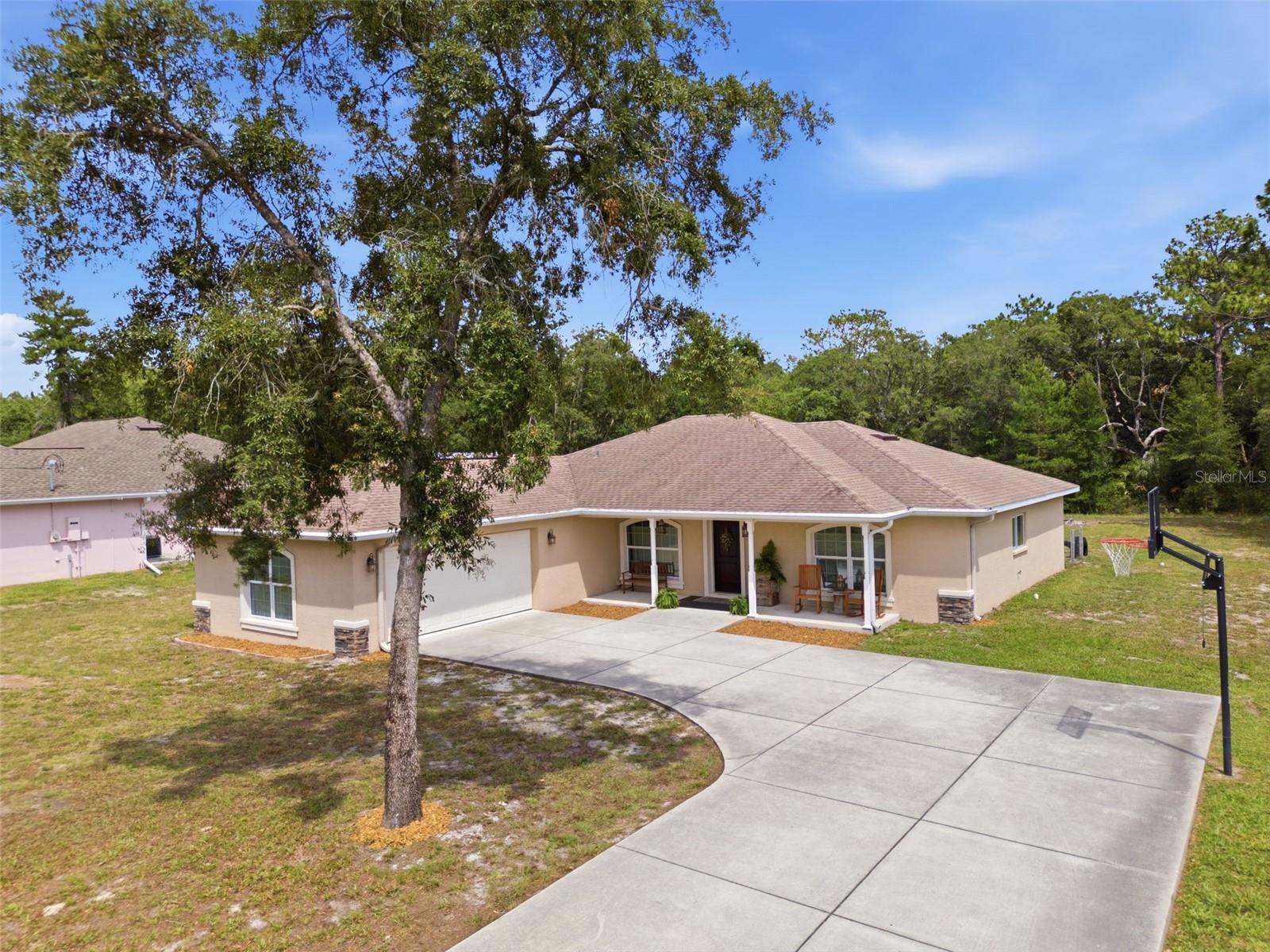 ROYAL HIGHLANDS - Residential