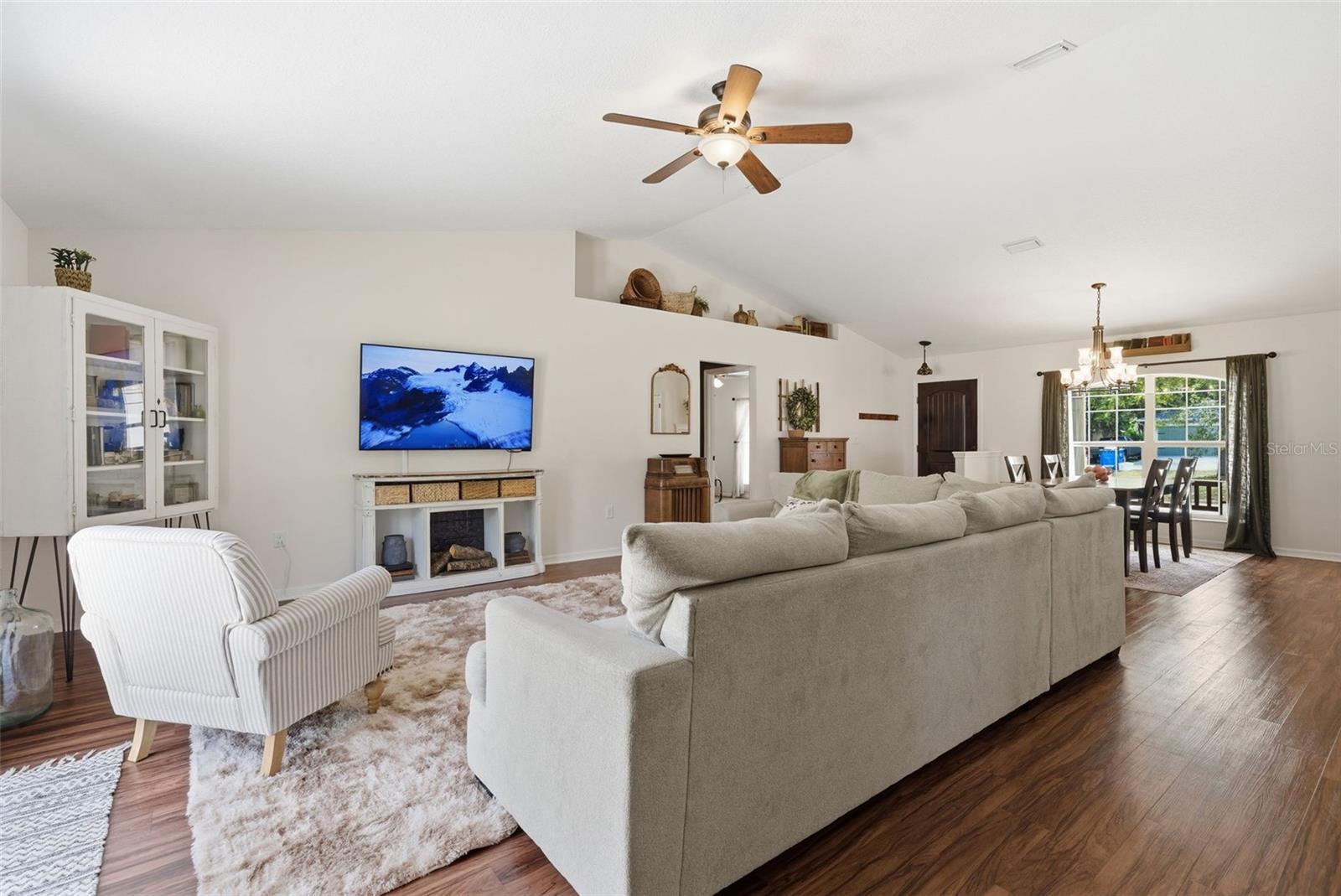 ROYAL HIGHLANDS - Residential