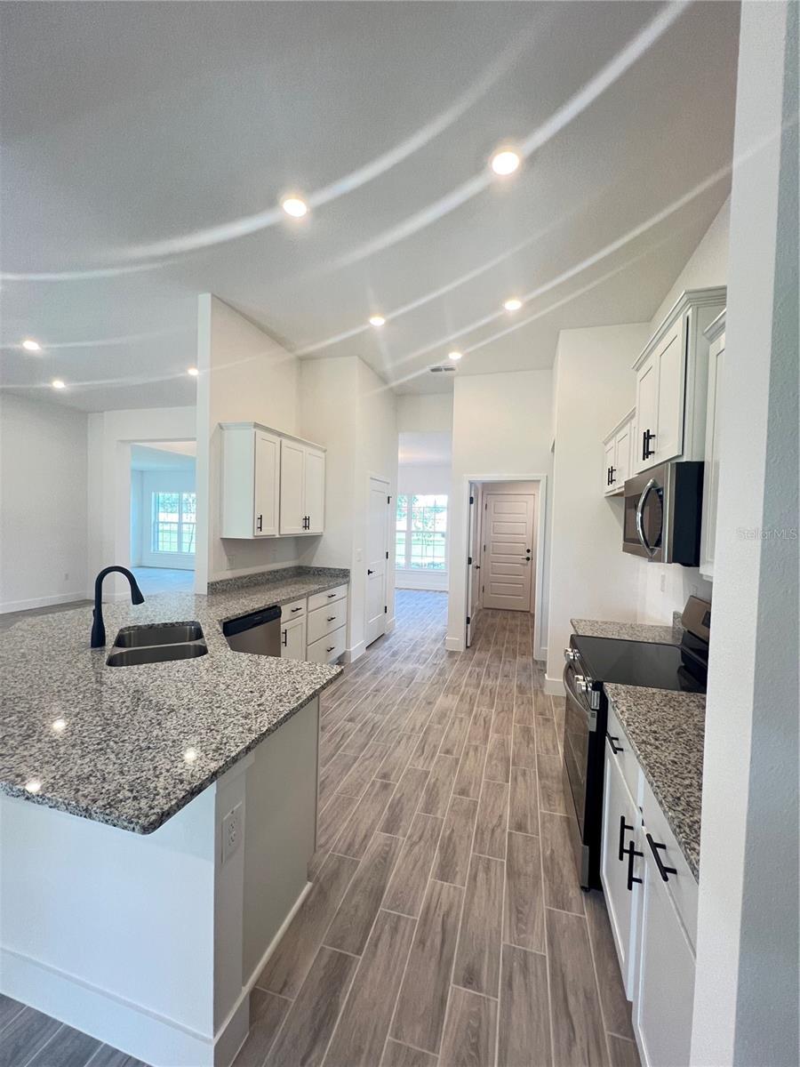 HILL COUNTRY ESTATES - Residential
