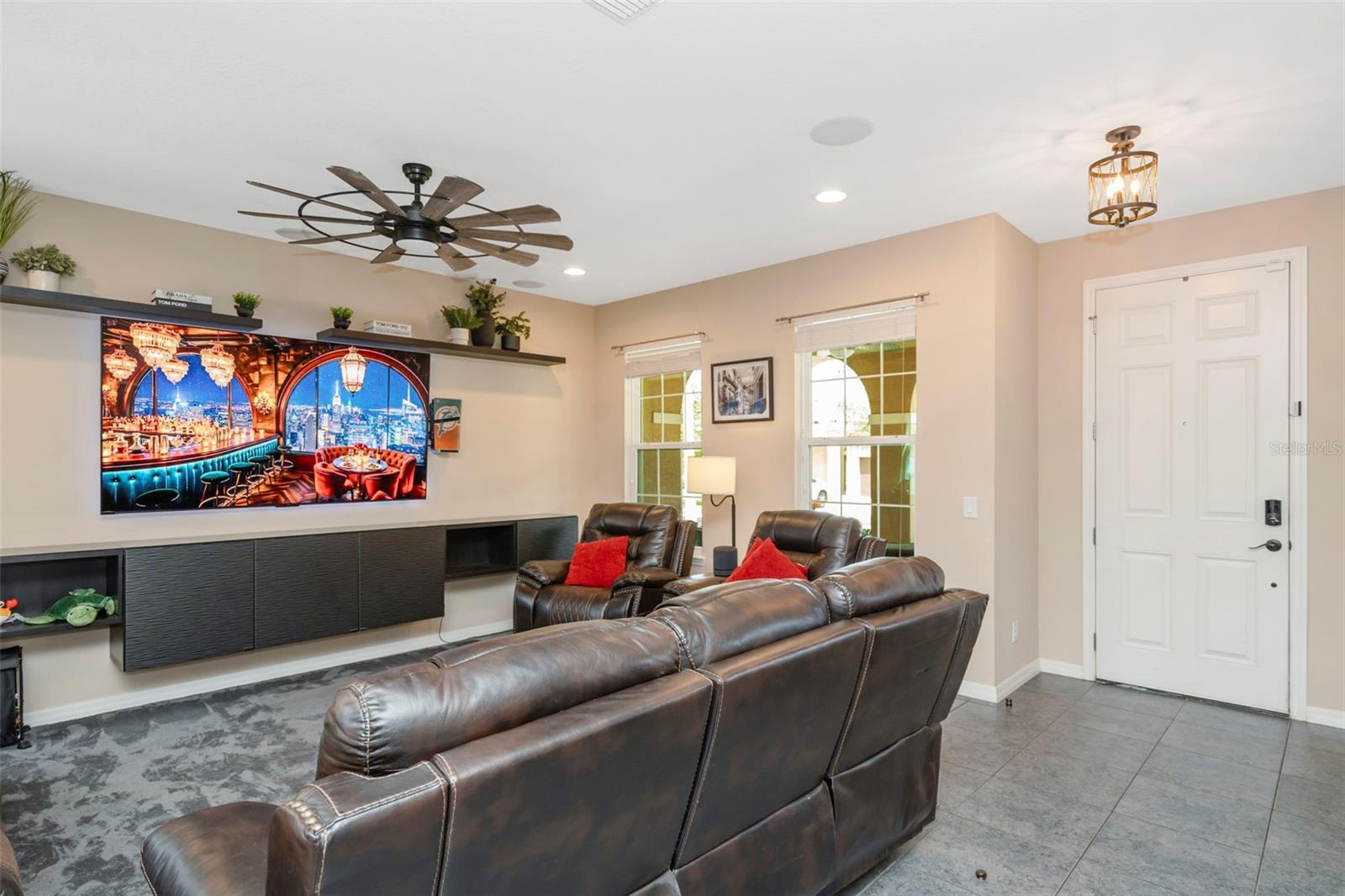 NEW RIVER LAKES PH 01 - Residential