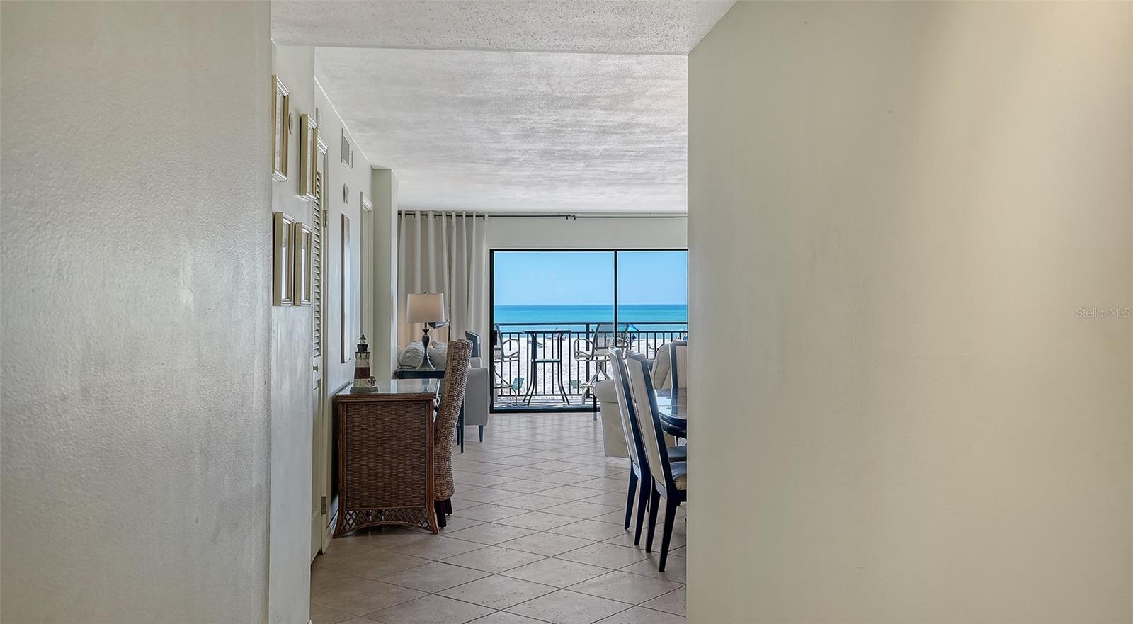 WHISPERING SANDS - Residential